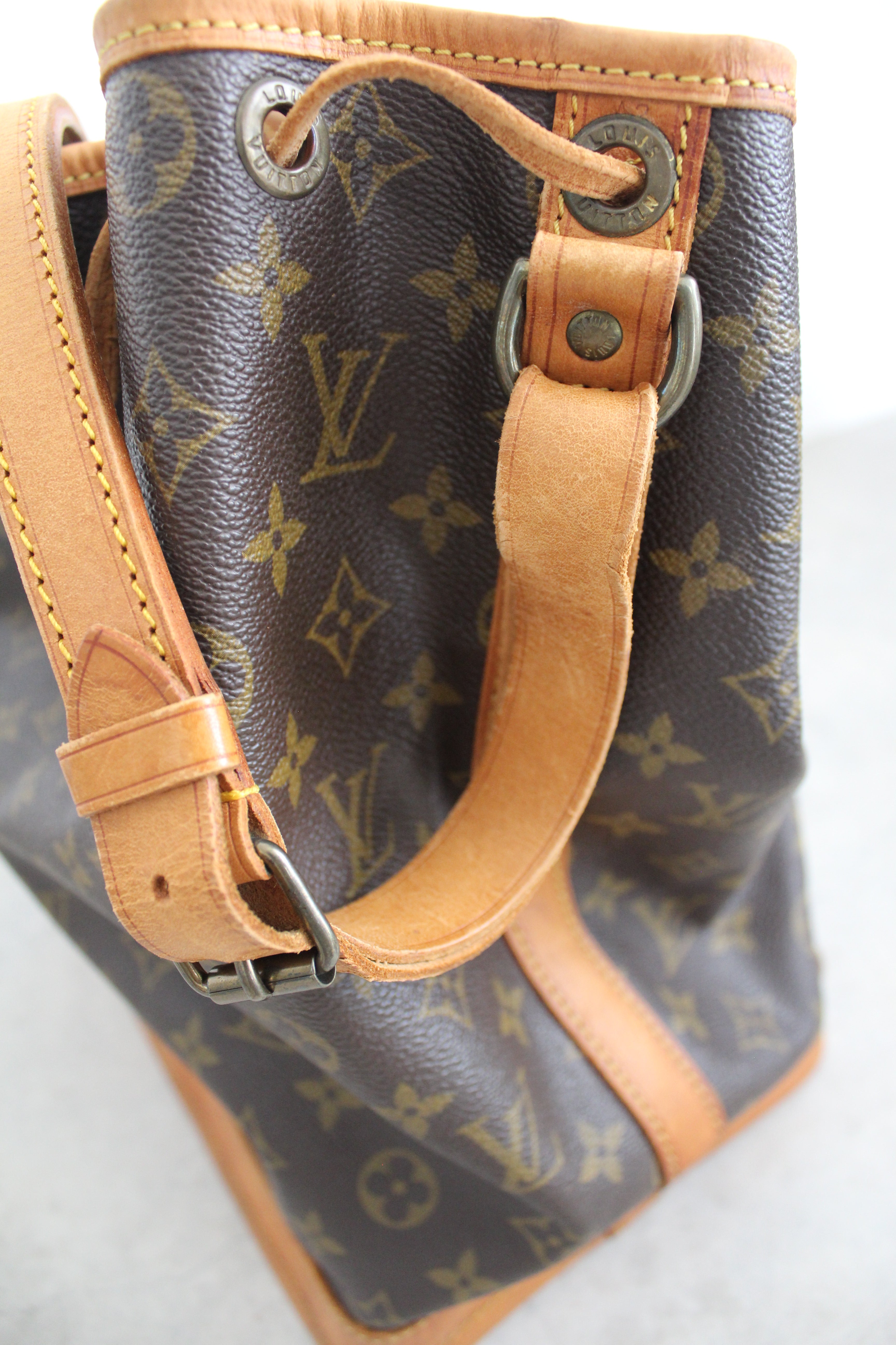 Monogram Noe Shoulder bag