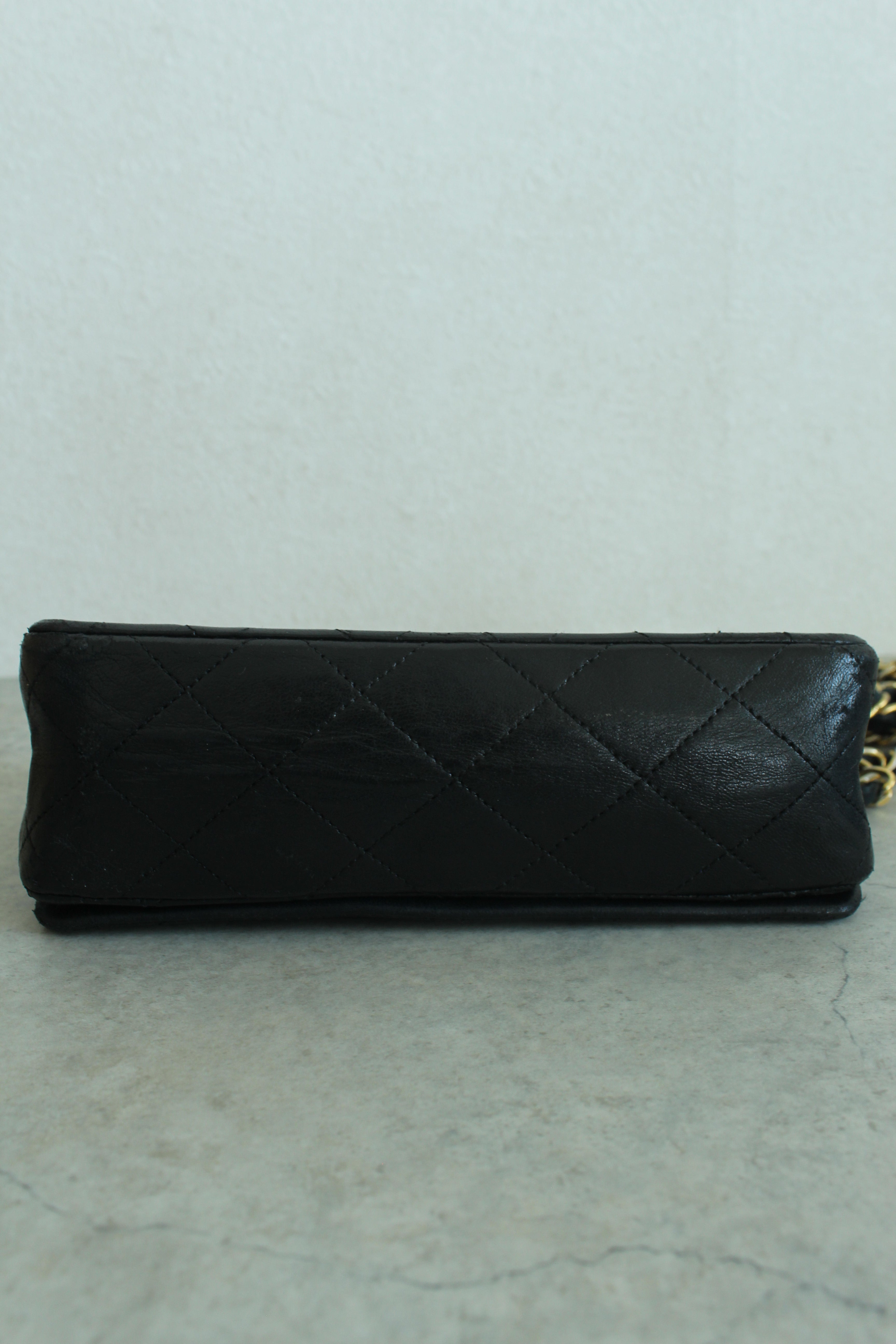 1989-1991 Lambskin full flap twist lock 19cm
