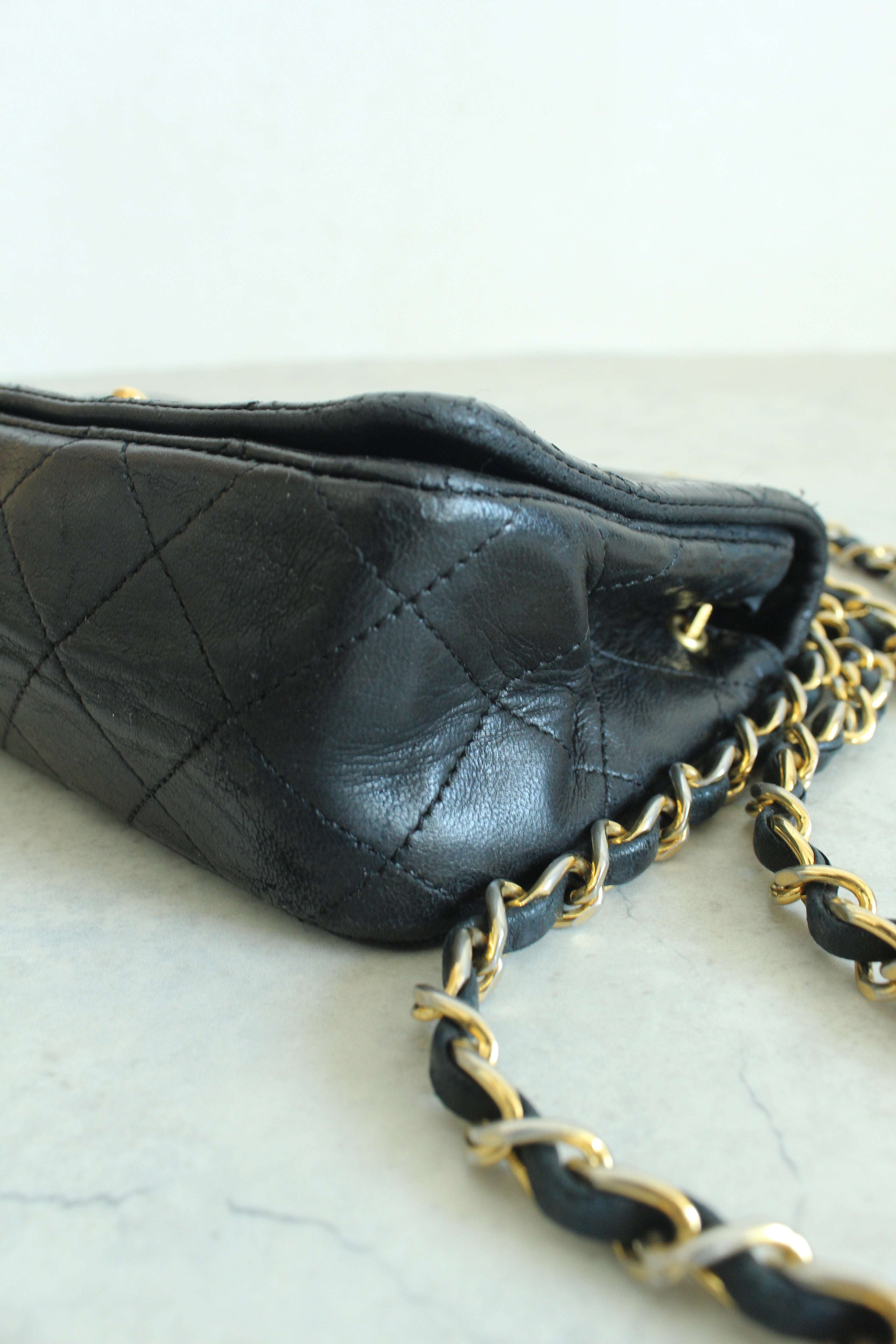 1989-1991 Lambskin full flap twist lock 19cm
