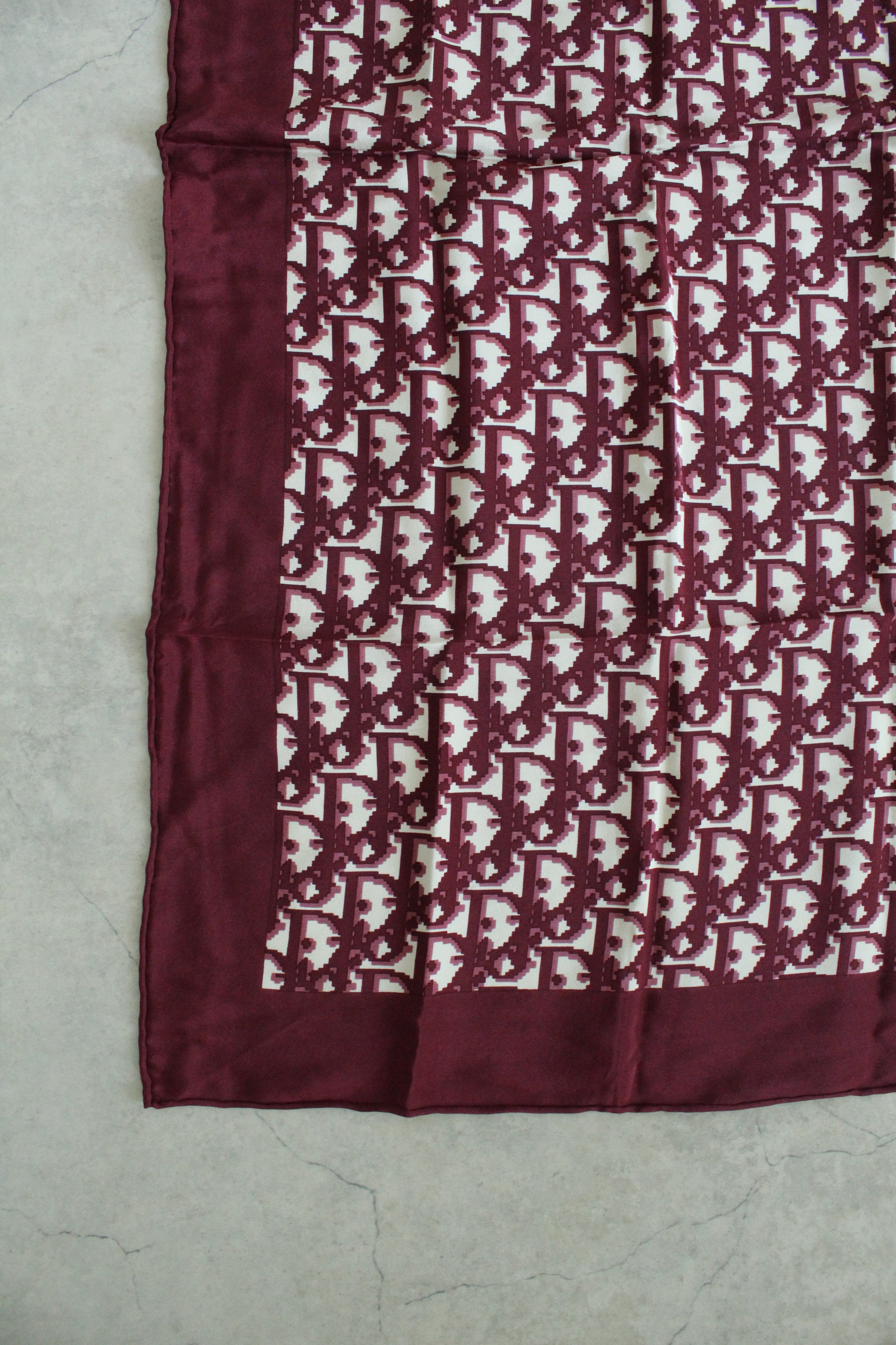 Silk Oblique scarf in burgundy red