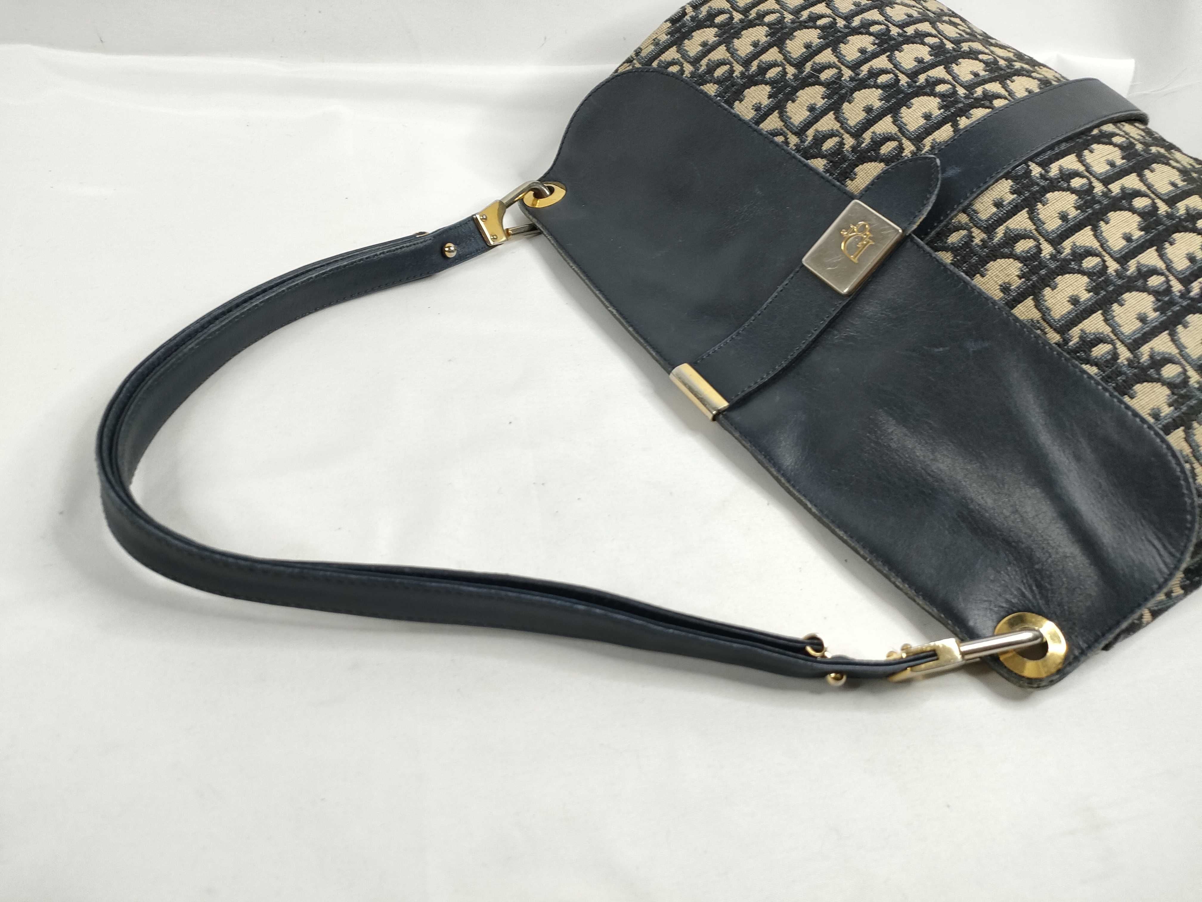 Trotter Canvas Flap Shoulder Bag in Navy