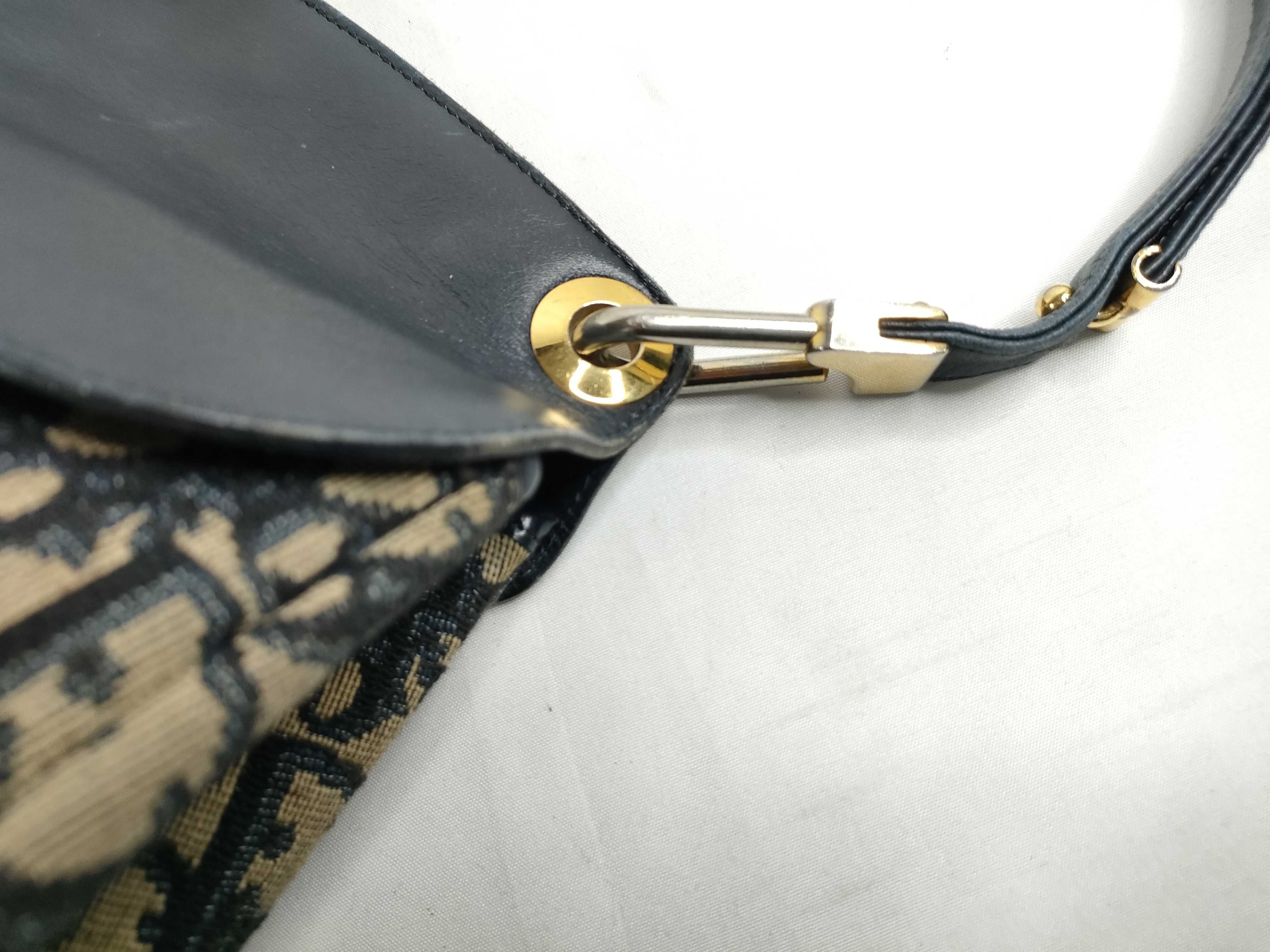 Trotter Canvas Flap Shoulder Bag in Navy