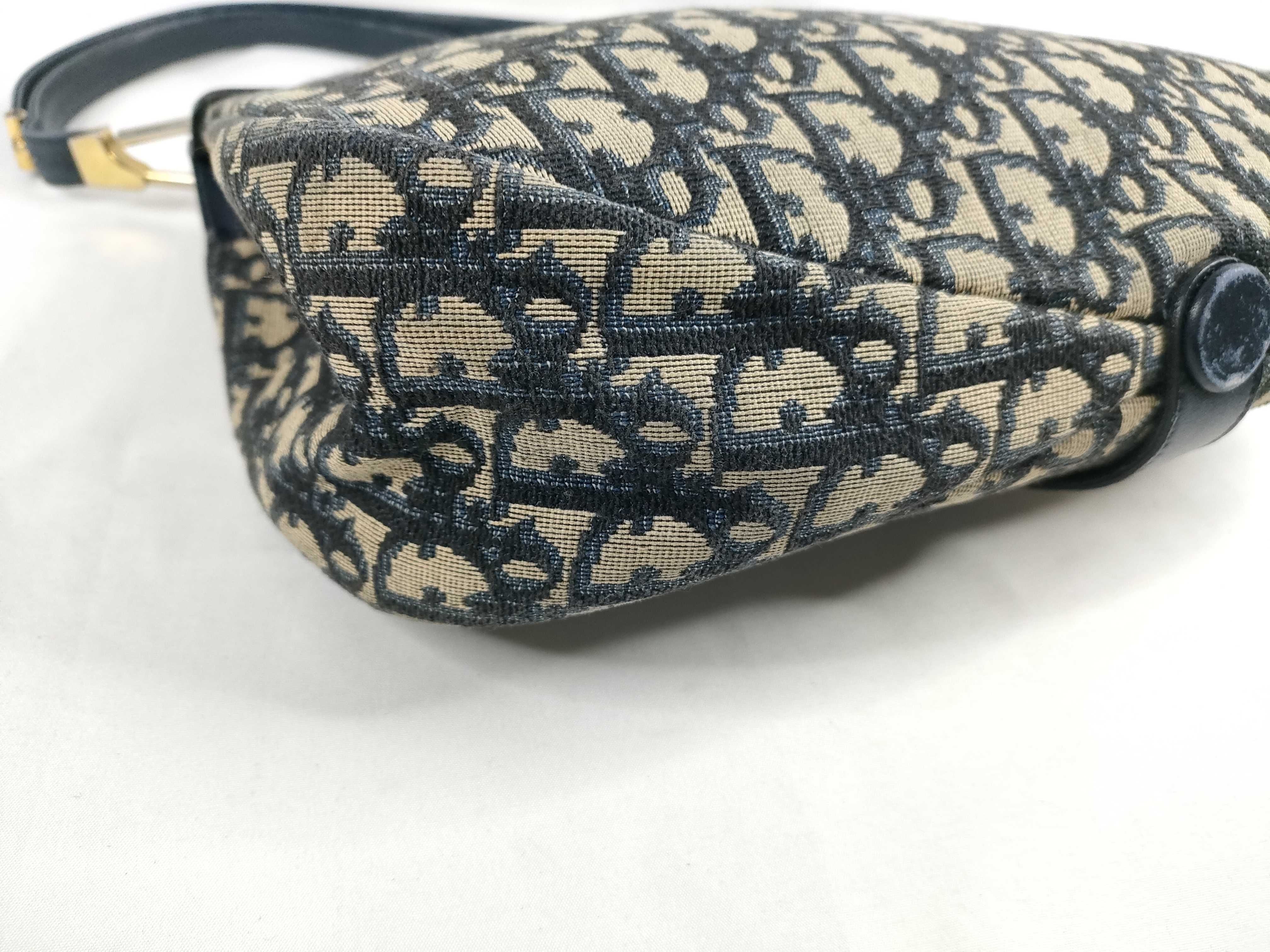 Trotter Canvas Flap Shoulder Bag in Navy