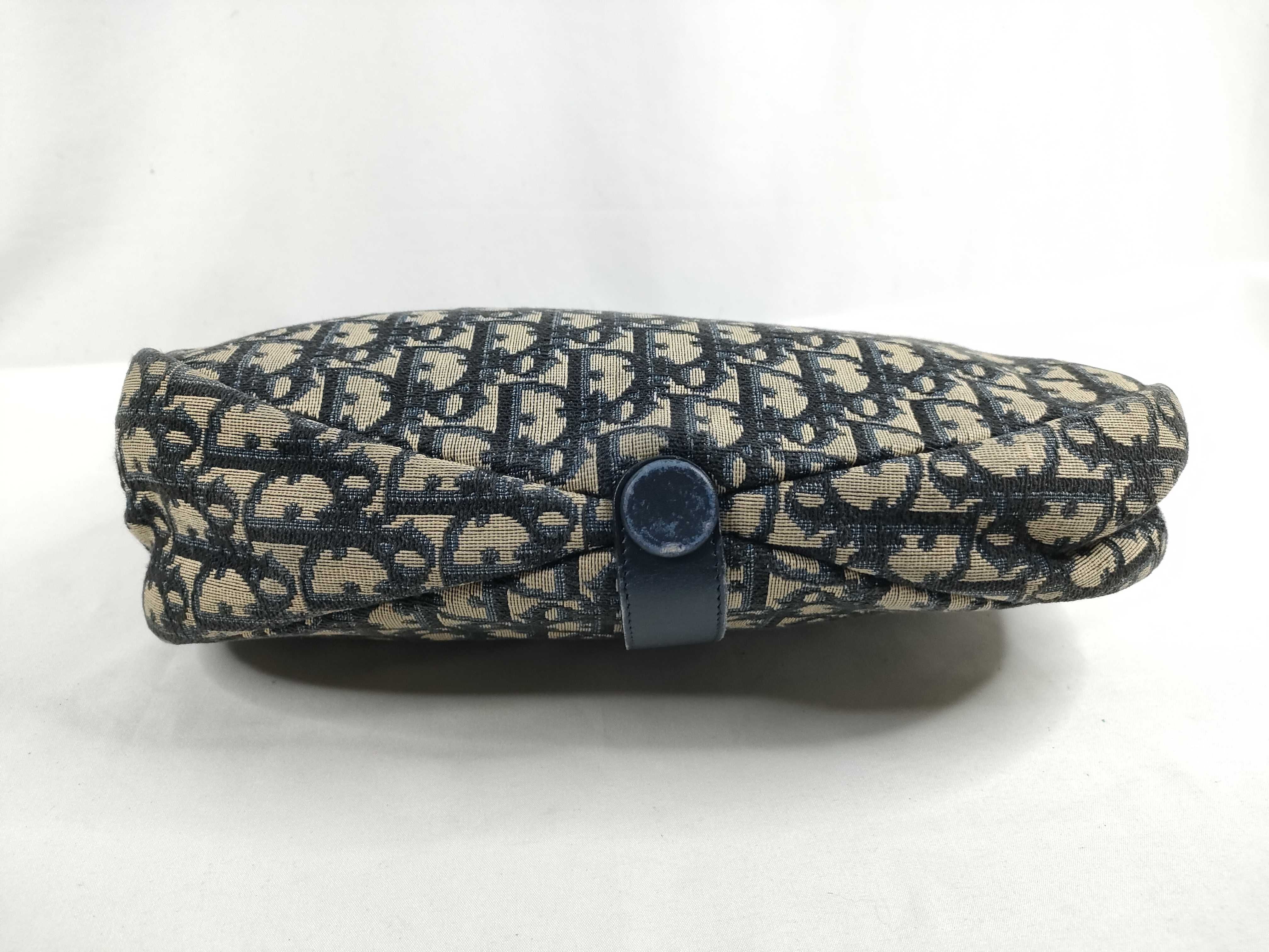 Trotter Canvas Flap Shoulder Bag in Navy