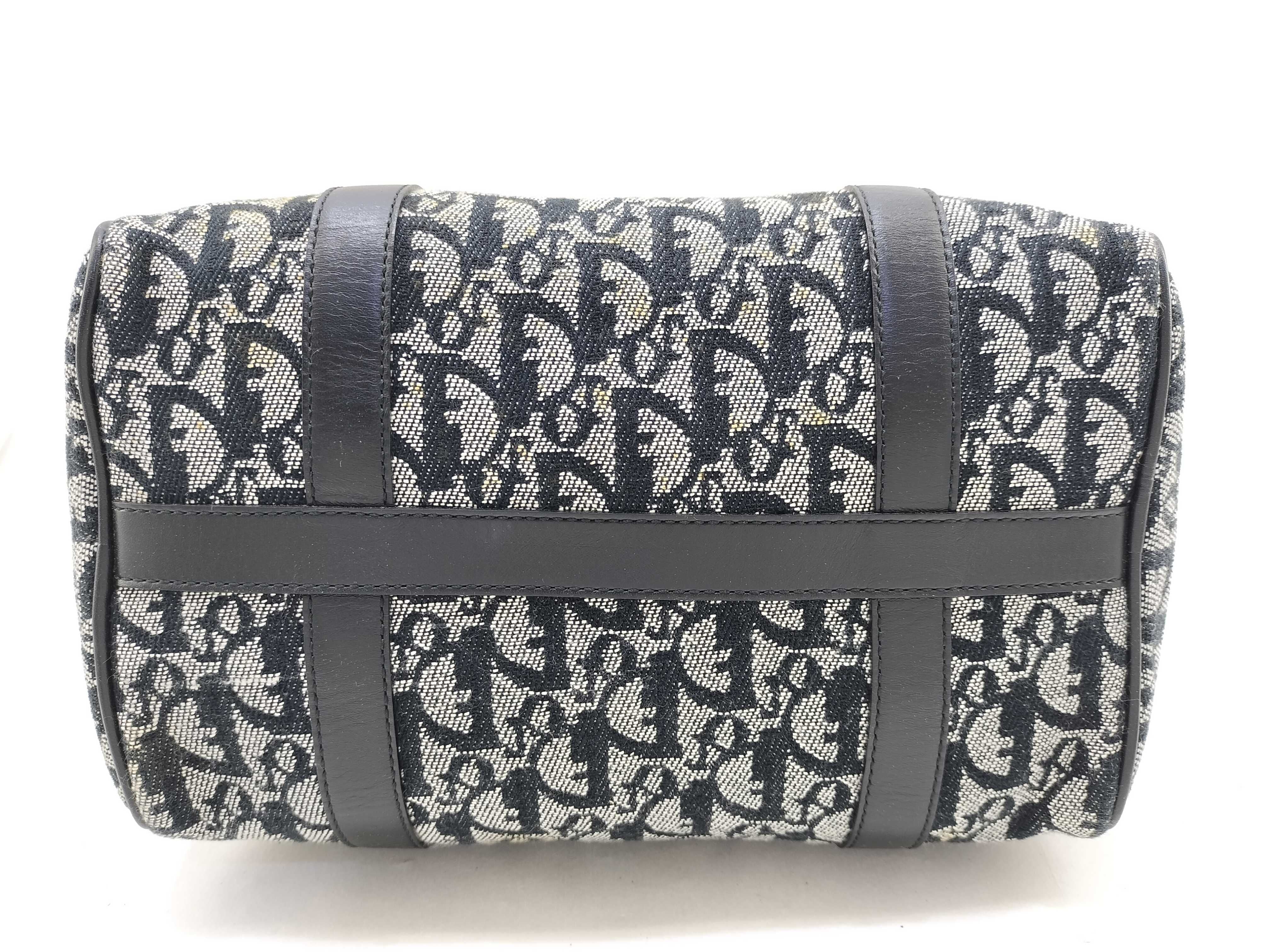 Oblique Trotter Boston Bag — Navy