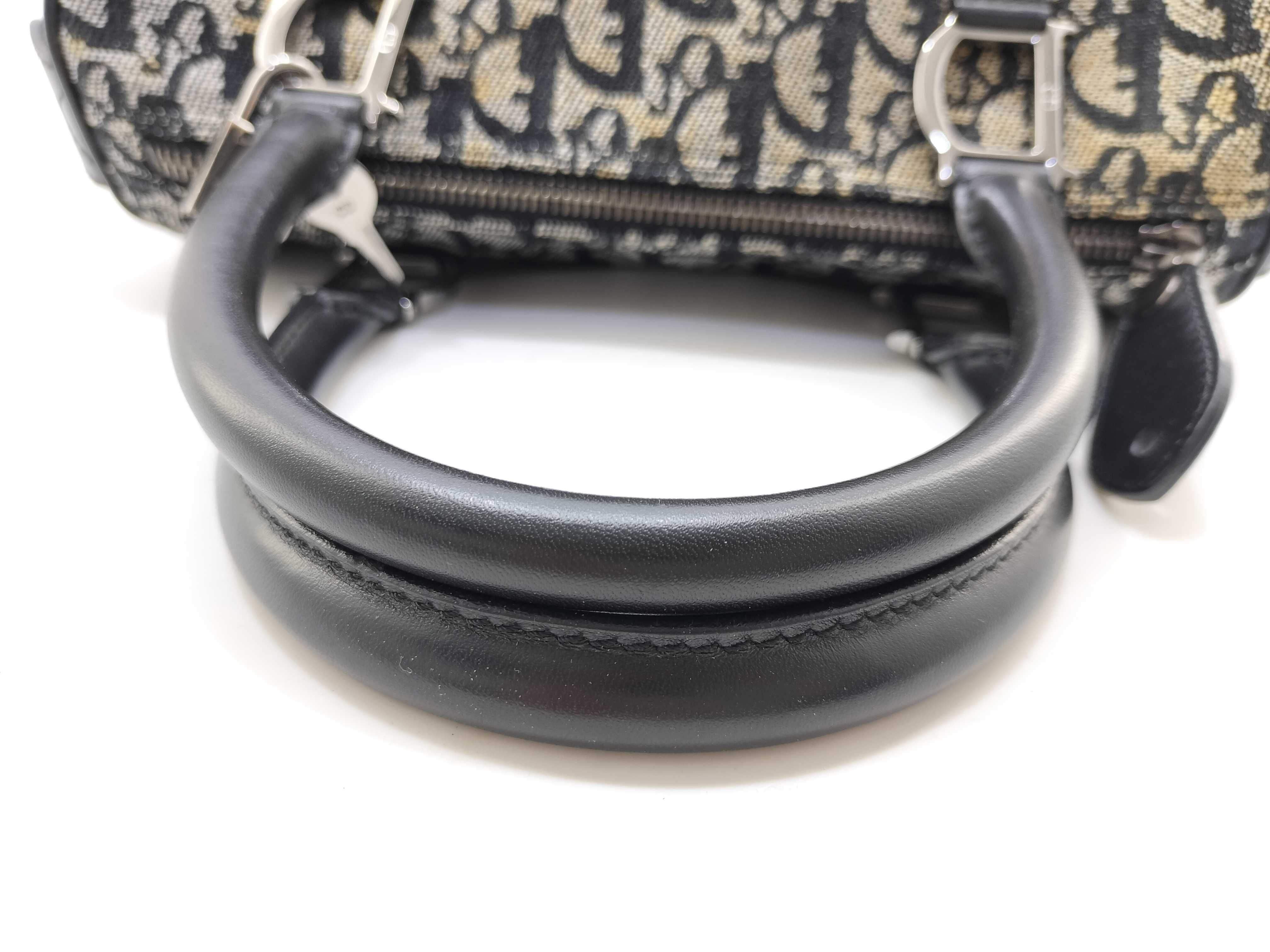 Oblique Trotter Boston Bag — Navy