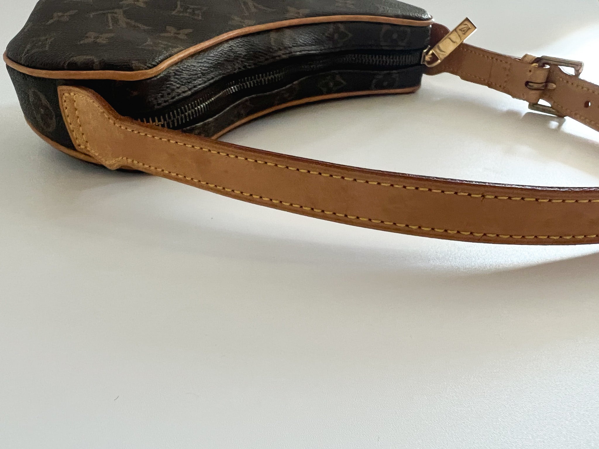 Monogram Croissant PM M51510 serial AS0026