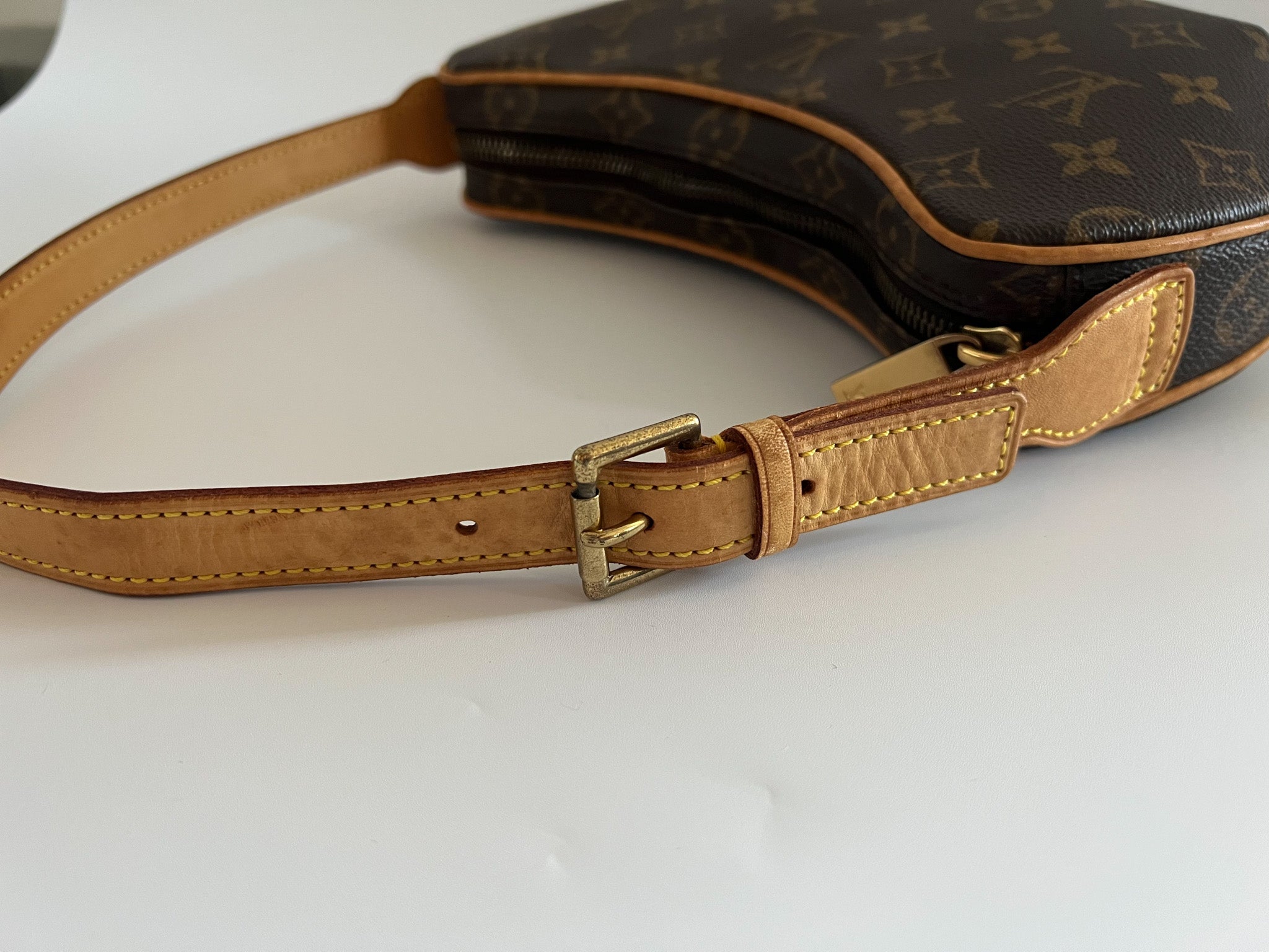 Monogram Croissant PM M51510 serial AS0026