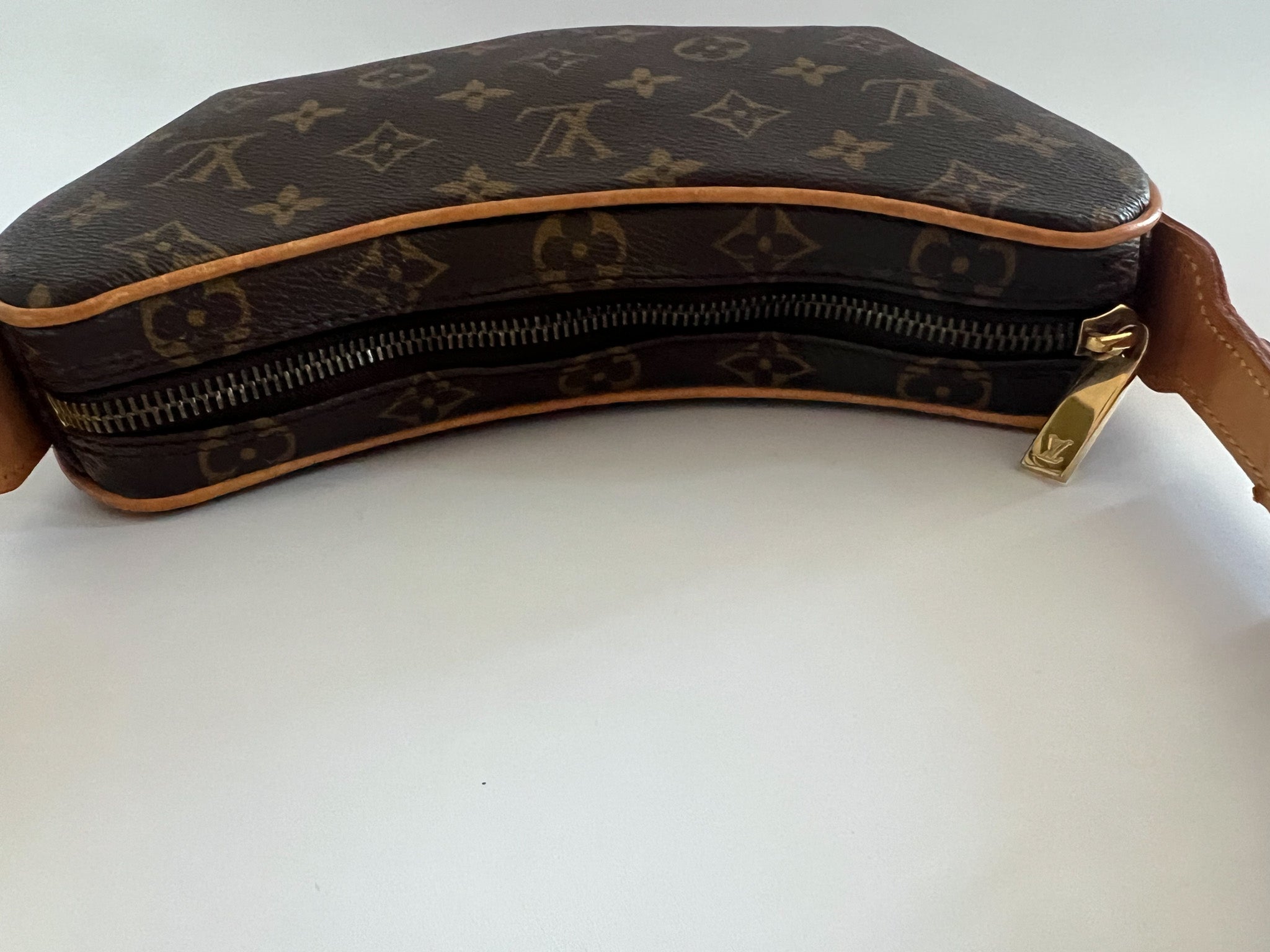 Monogram Croissant PM M51510 serial AS0026