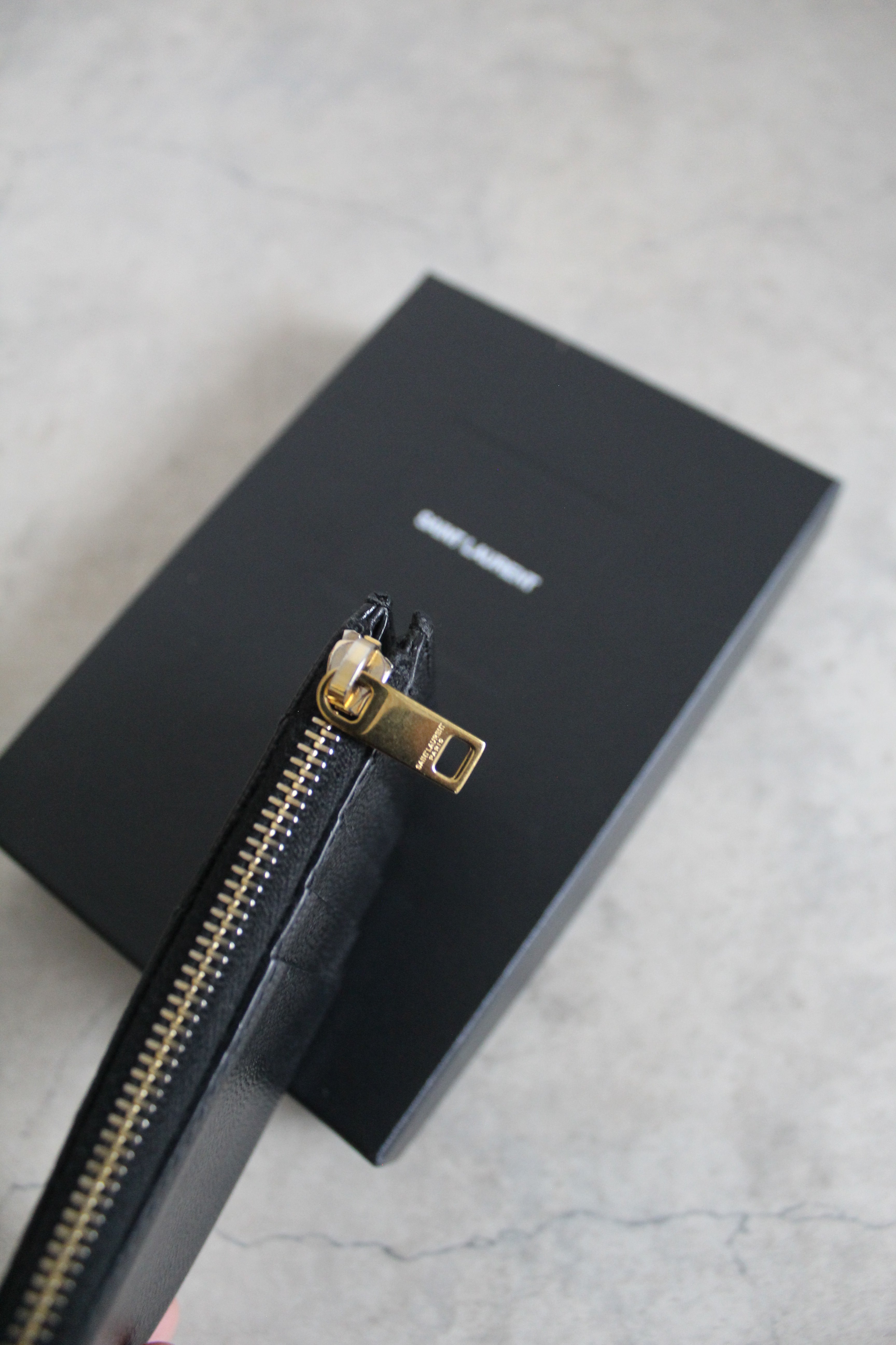 Cassandre Matelasse Fragments Card Case Black