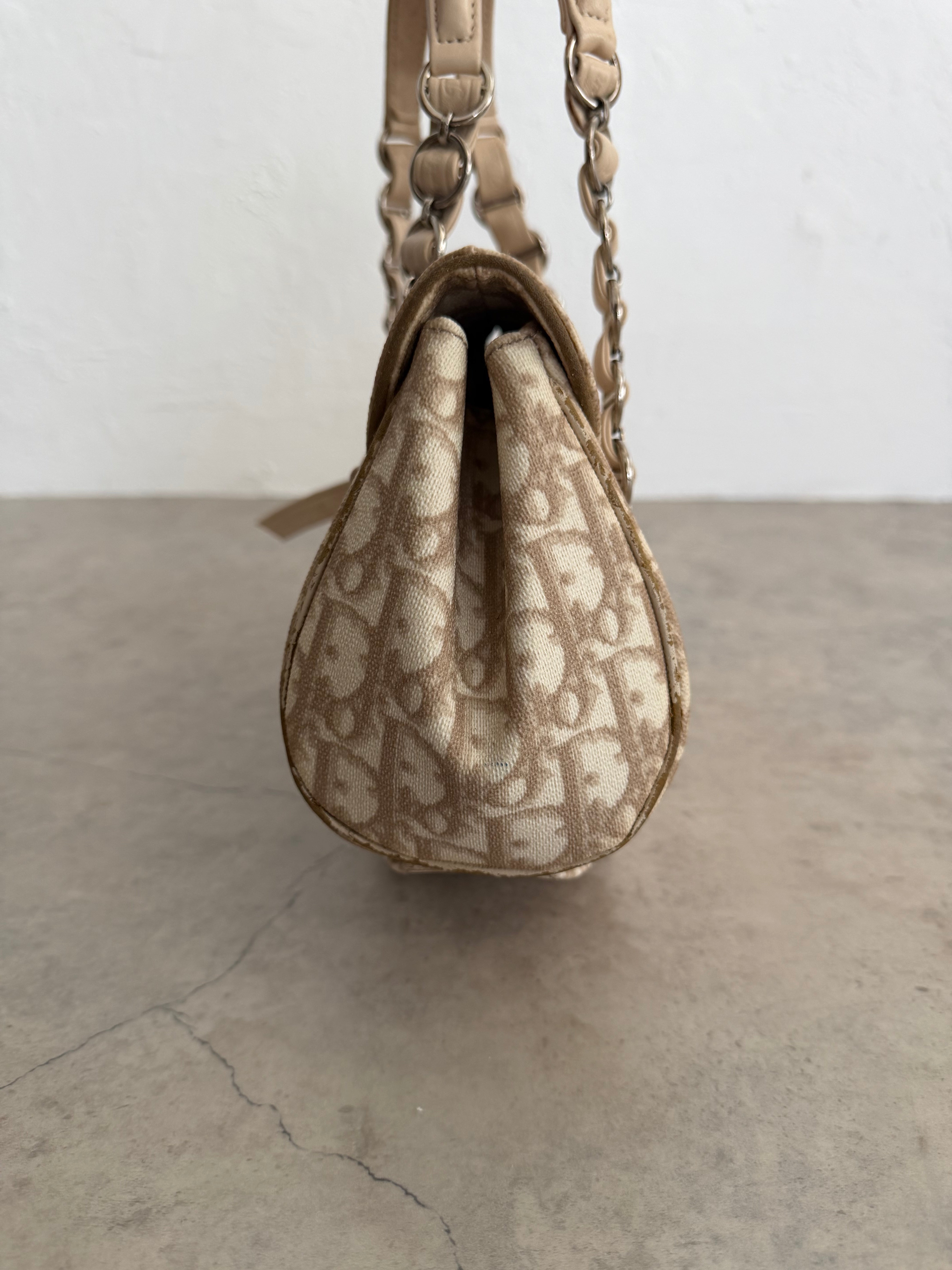 Romantique Trotter Canvas Handbag Beige Y2K