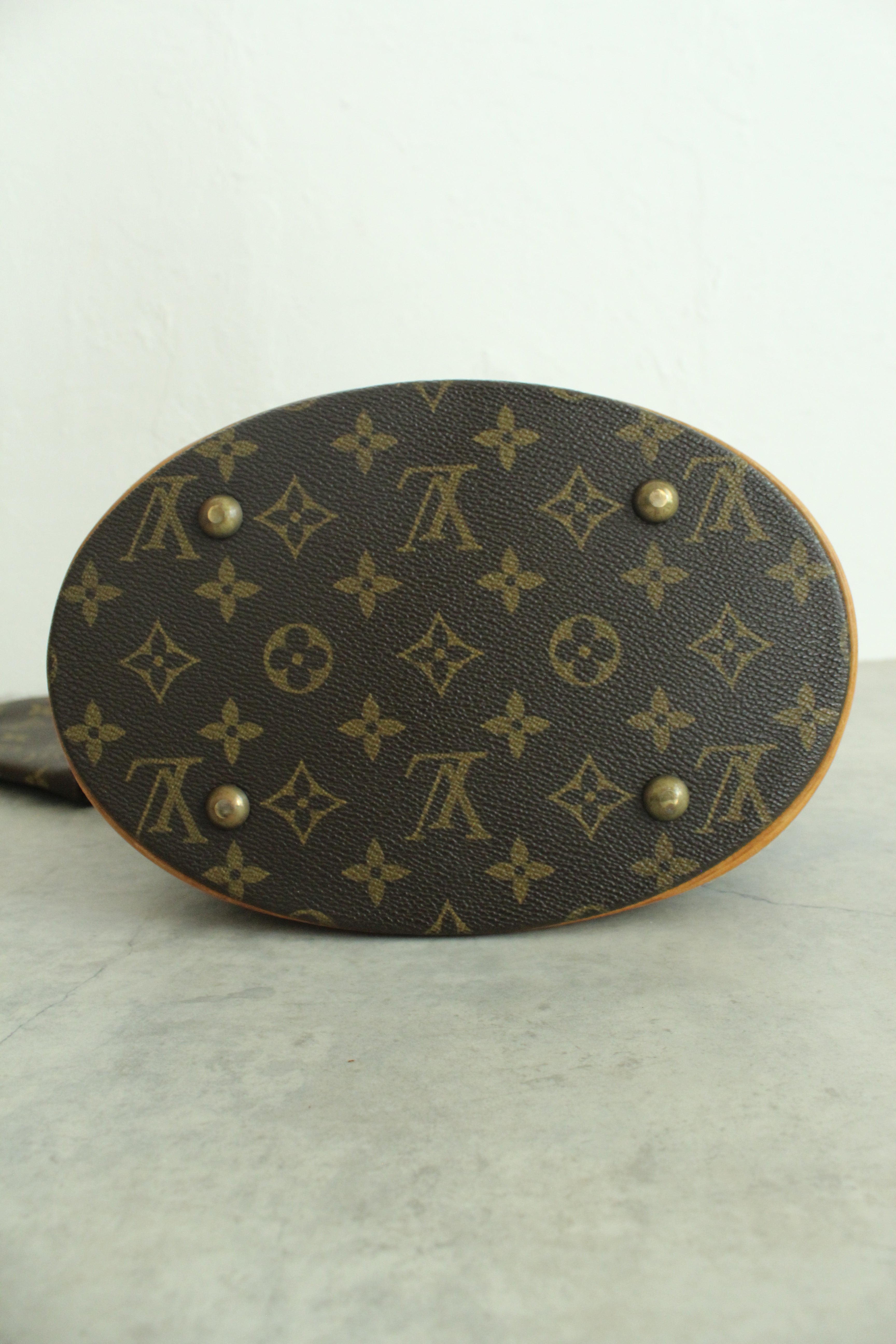 Monogram Petit bukect bag PM (M42238)