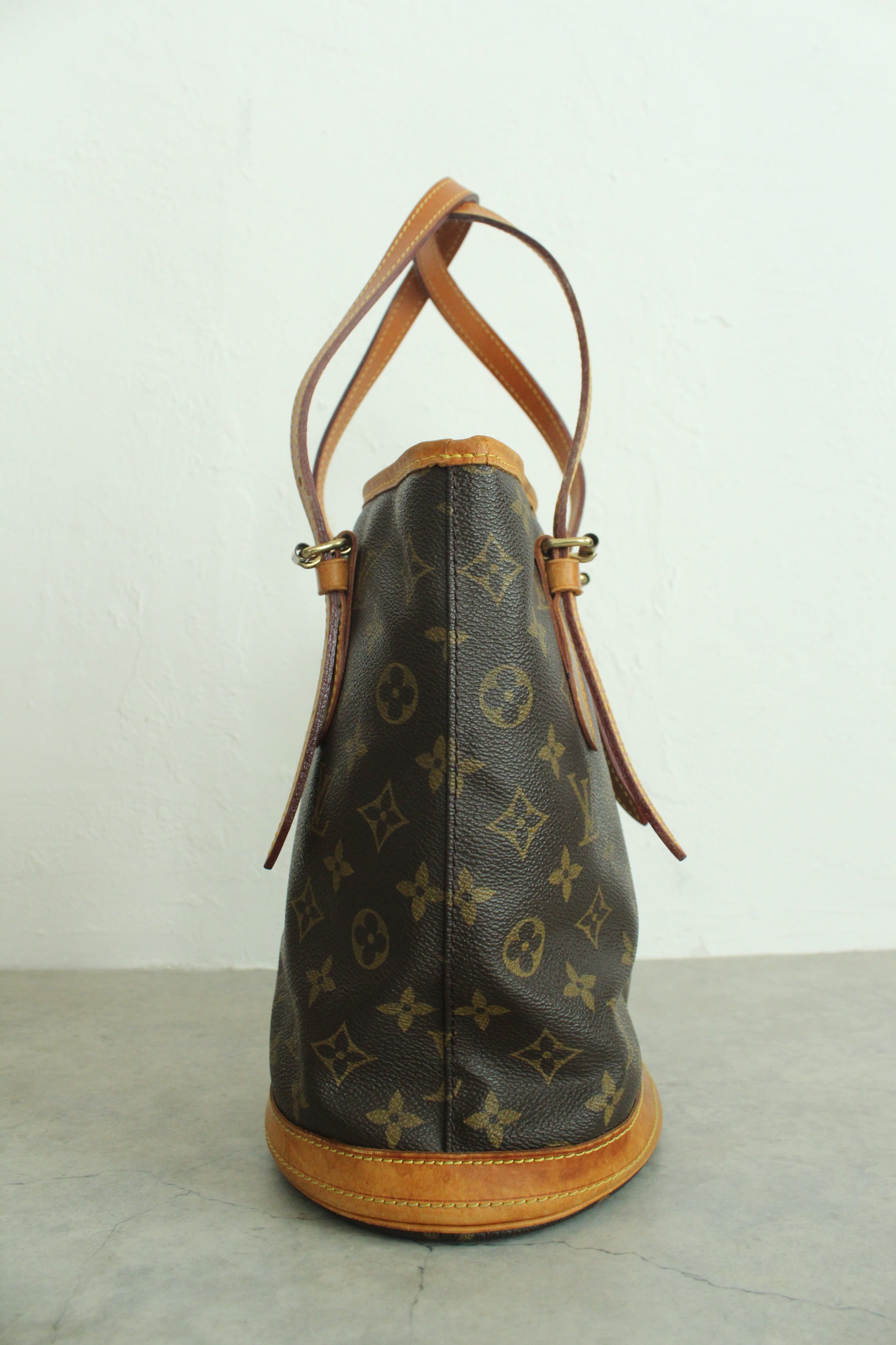 Monogram Petit bukect bag PM (M42238)
