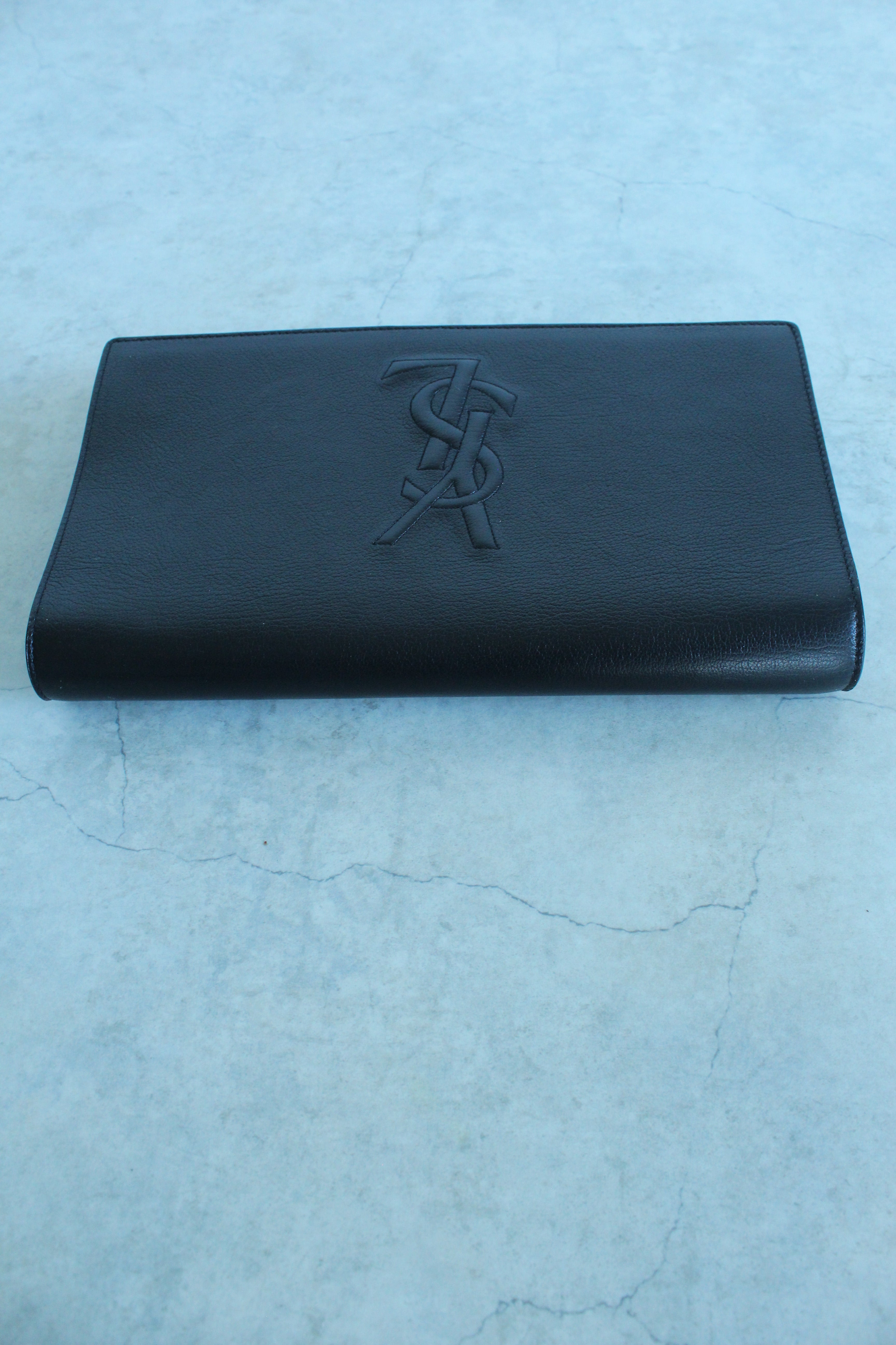 Belle de Jour clutch in Black