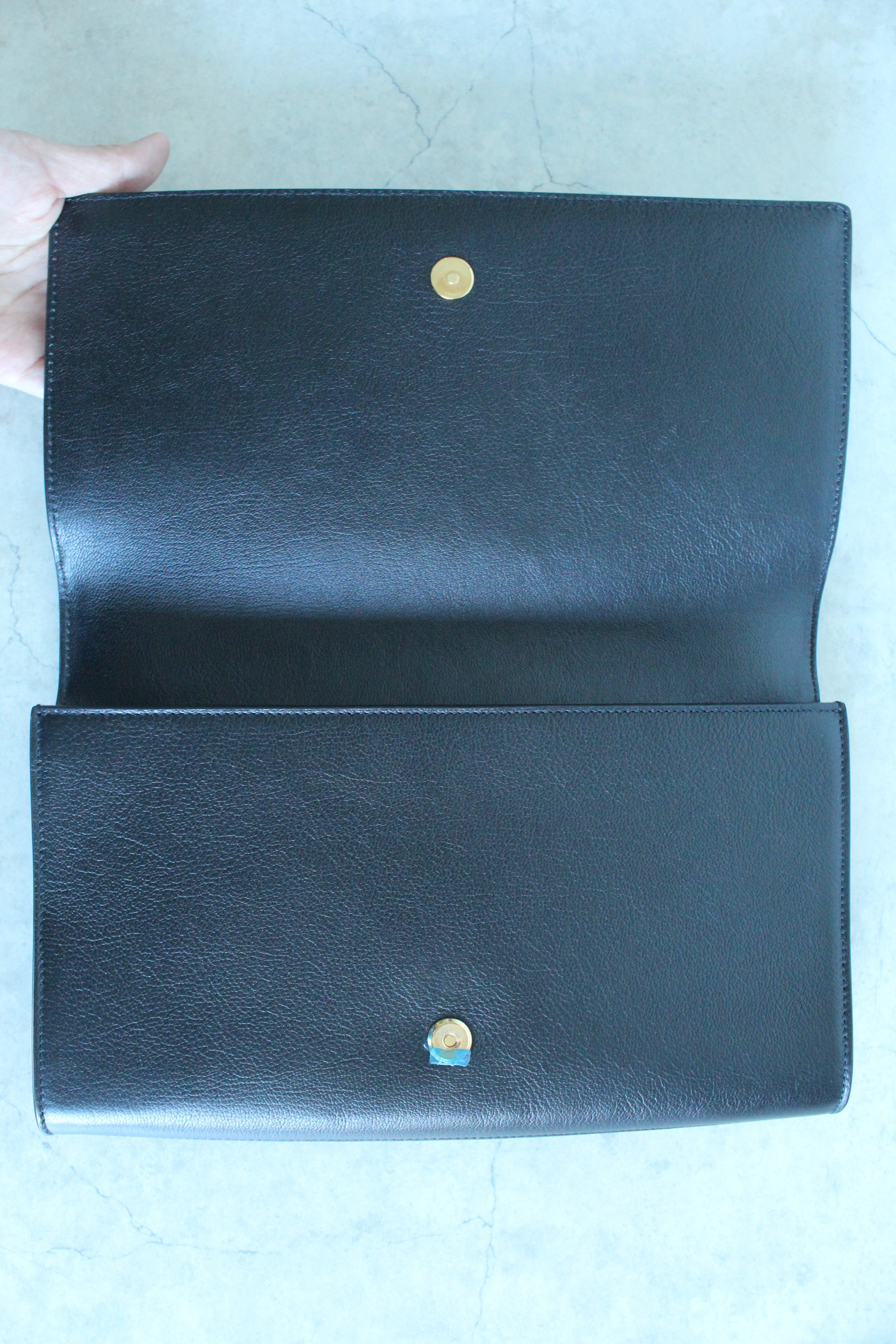 Belle de Jour clutch in Black
