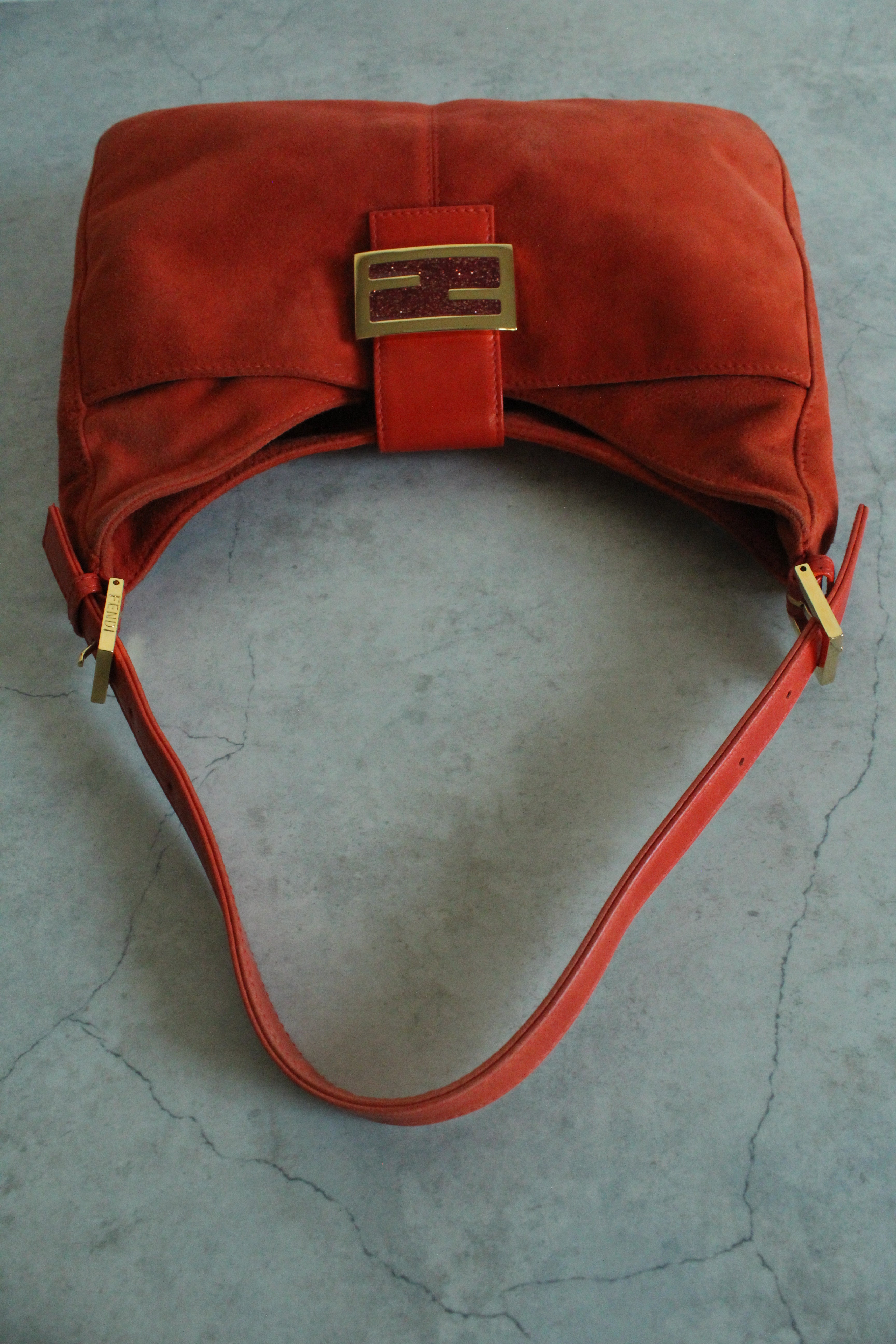 Baguette in Suede Orange