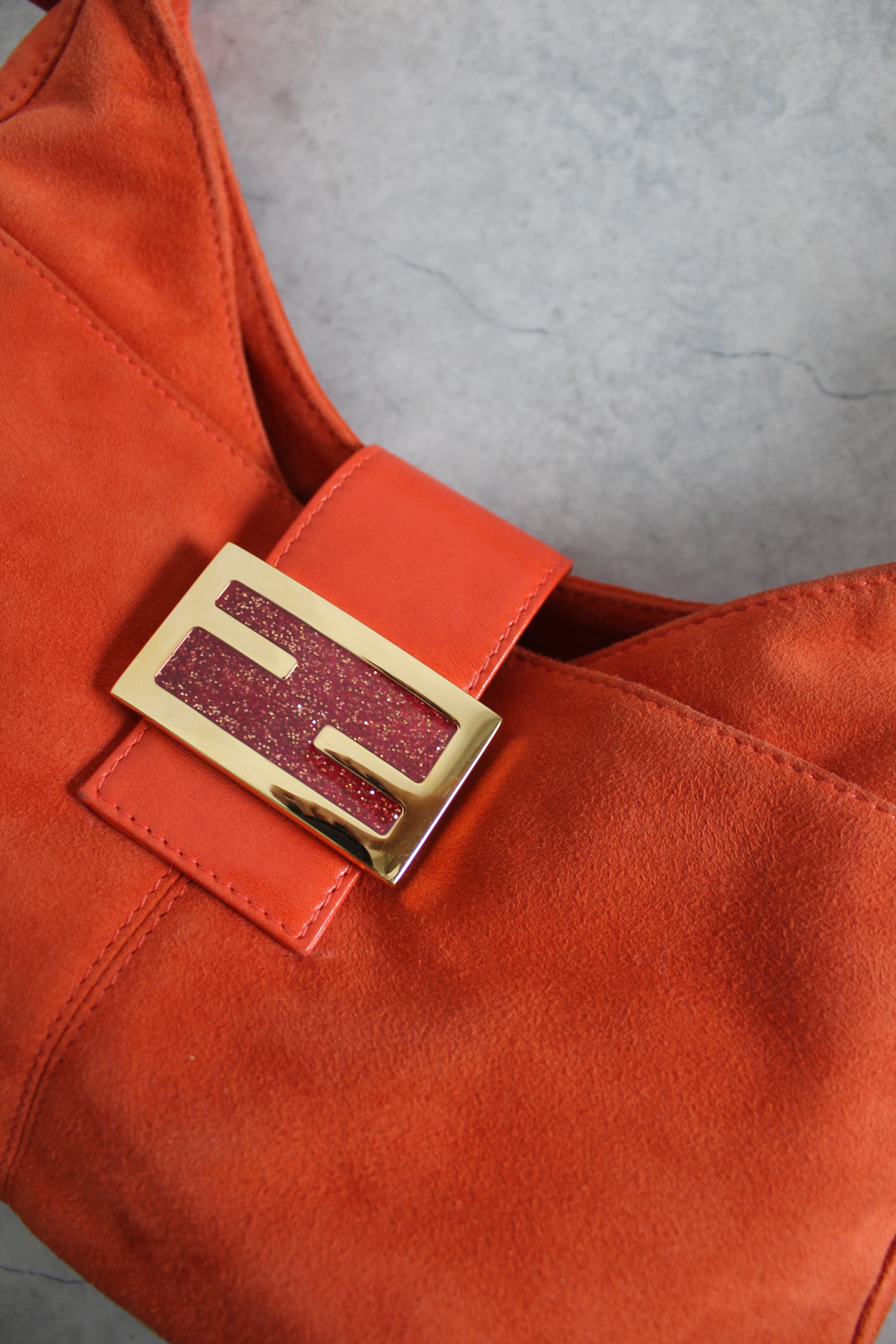 Baguette in Suede Orange