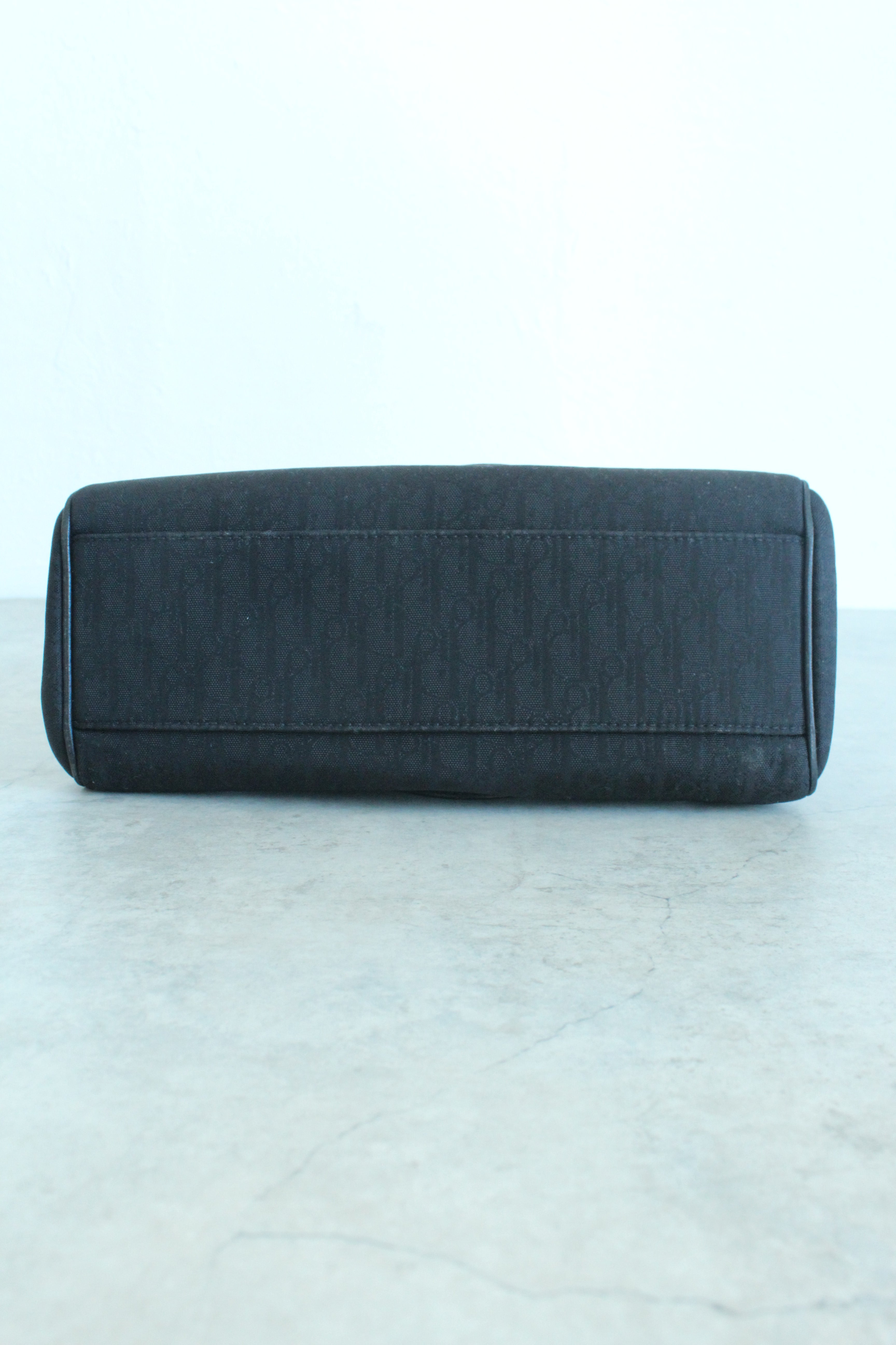 Lovely Oblique Canvas Bag in Black