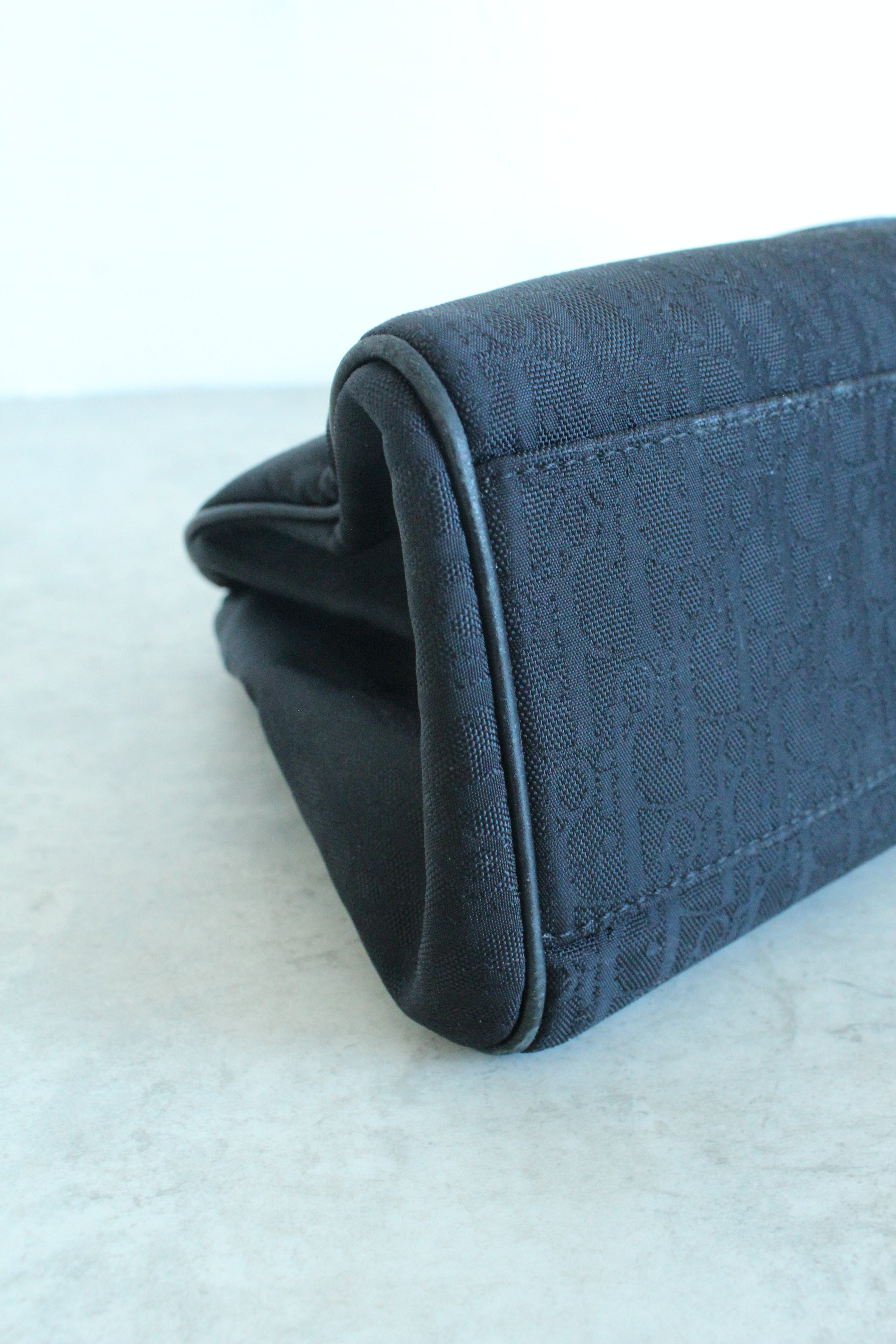 Lovely Oblique Canvas Bag in Black
