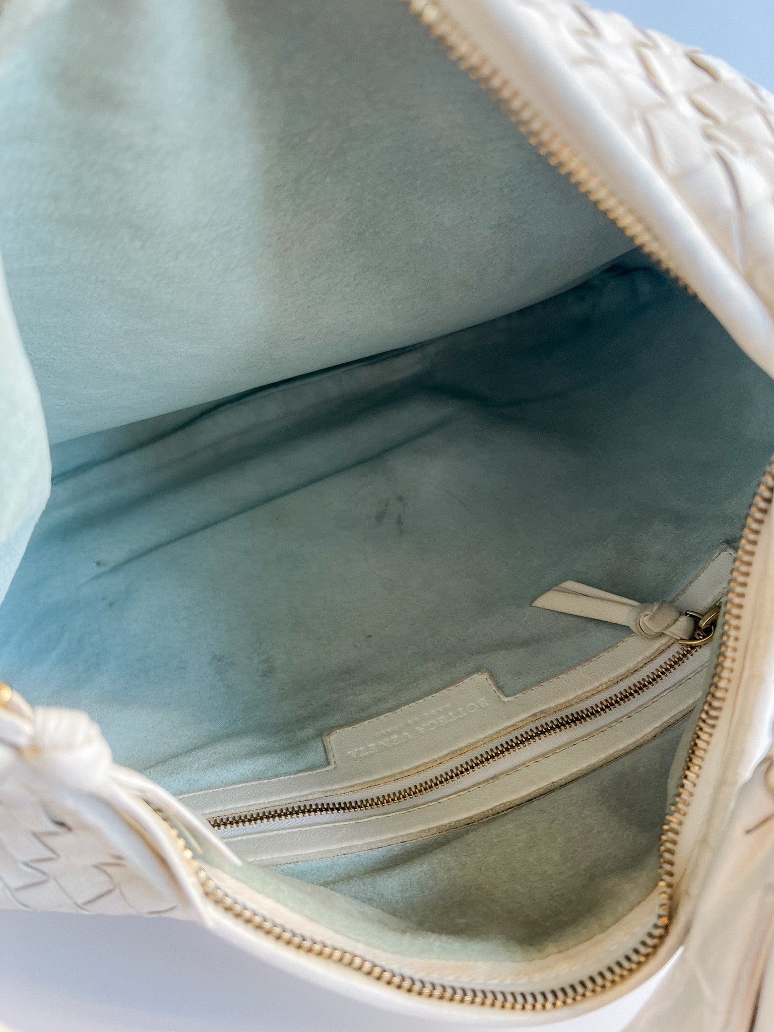 Medium Intrecciato Hobo Bag in White