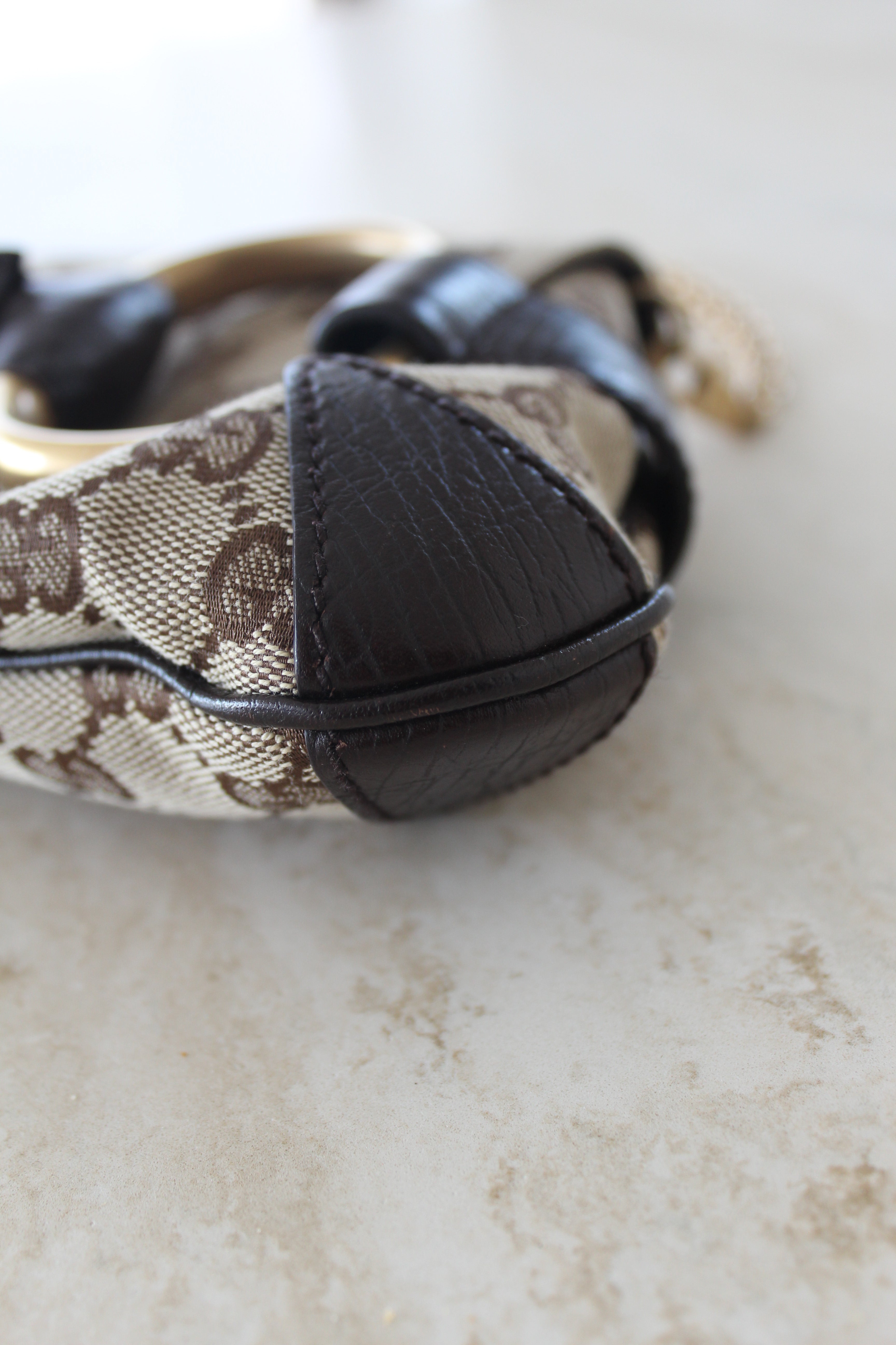 Oversized Horserbit Chain Clutch Bag