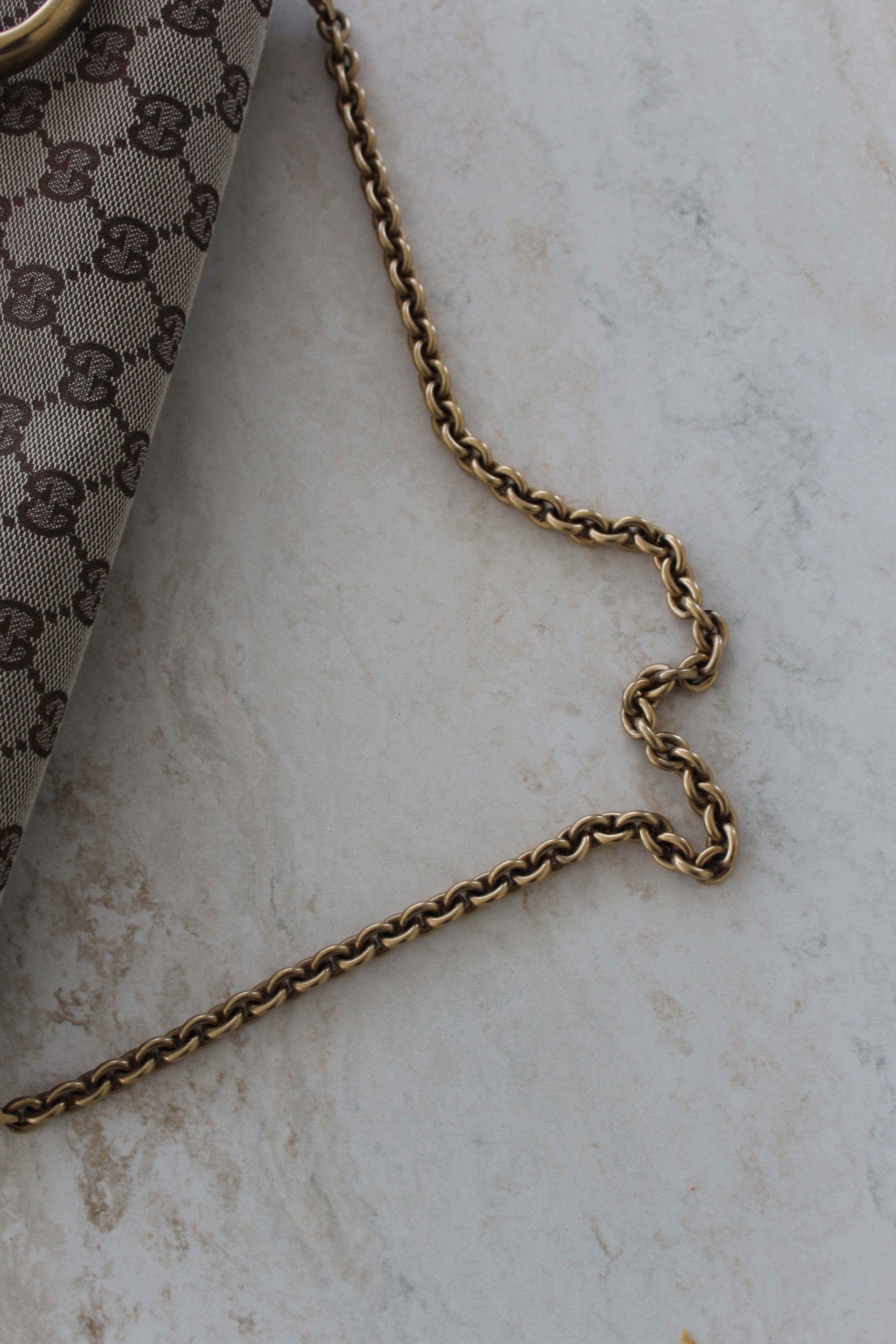 Oversized Horserbit Chain Clutch Bag