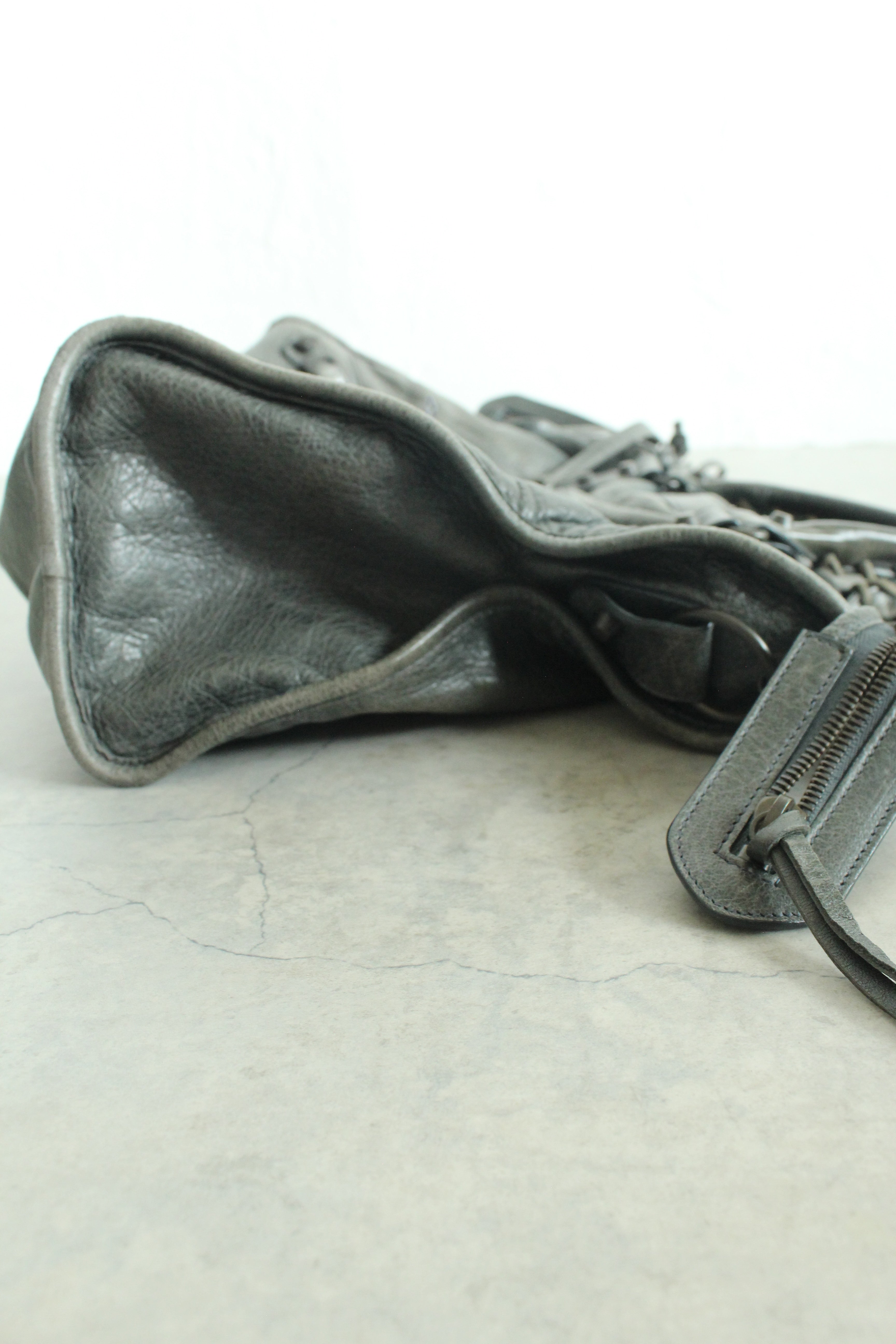 S/S 2011 Motorcycle City Medium in Gris Tarmac