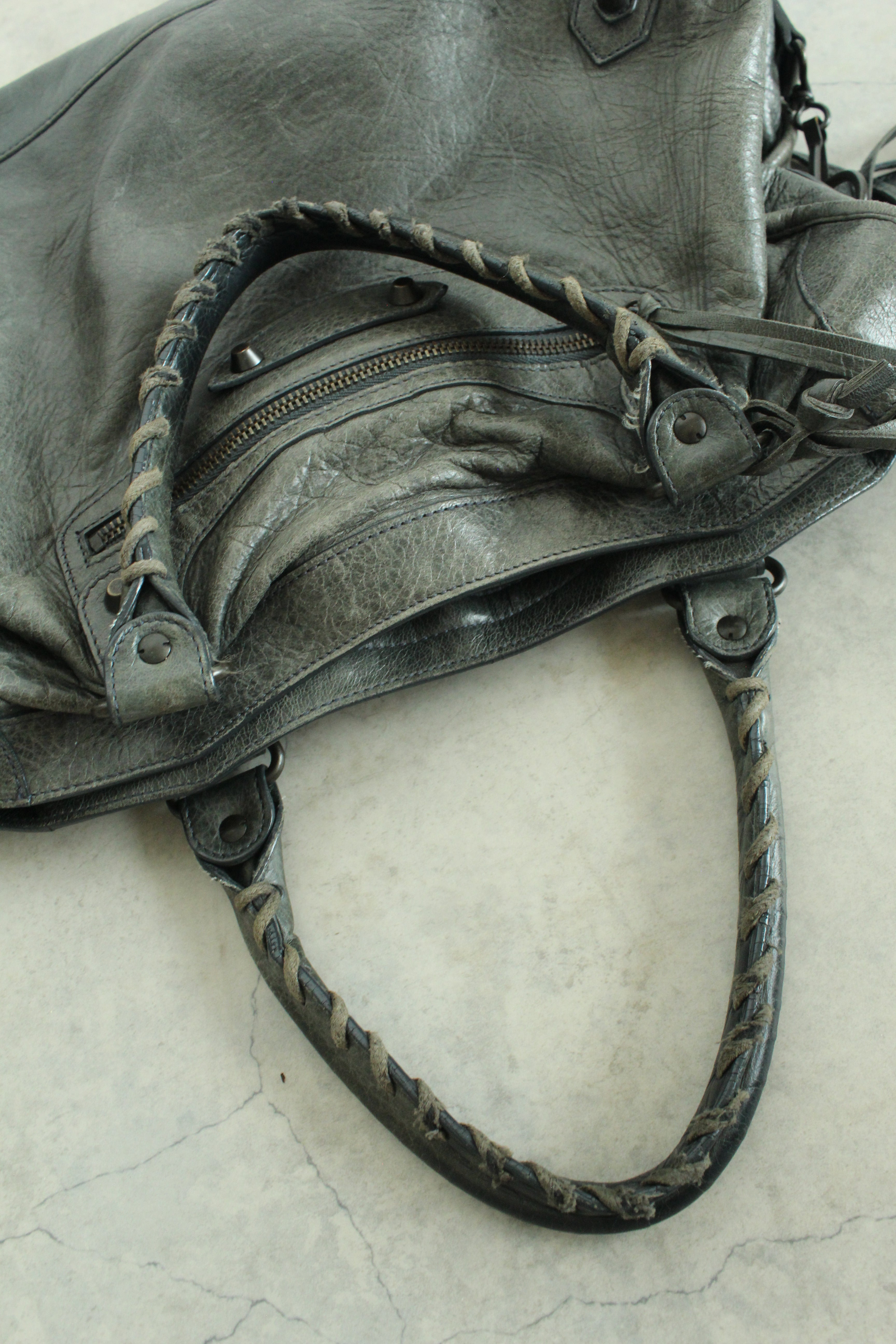 S/S 2011 Motorcycle City Medium in Gris Tarmac