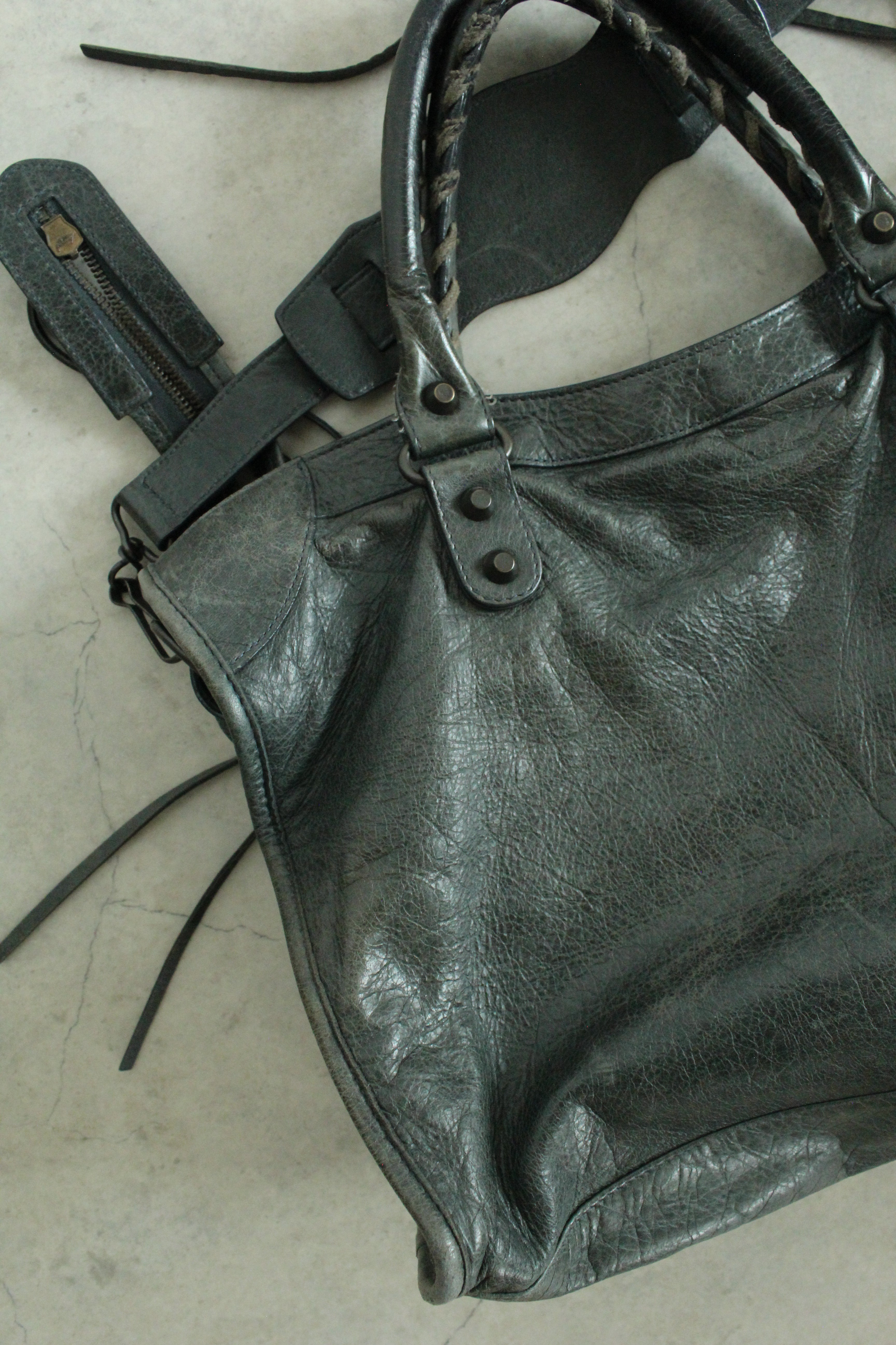 S/S 2011 Motorcycle City Medium in Gris Tarmac