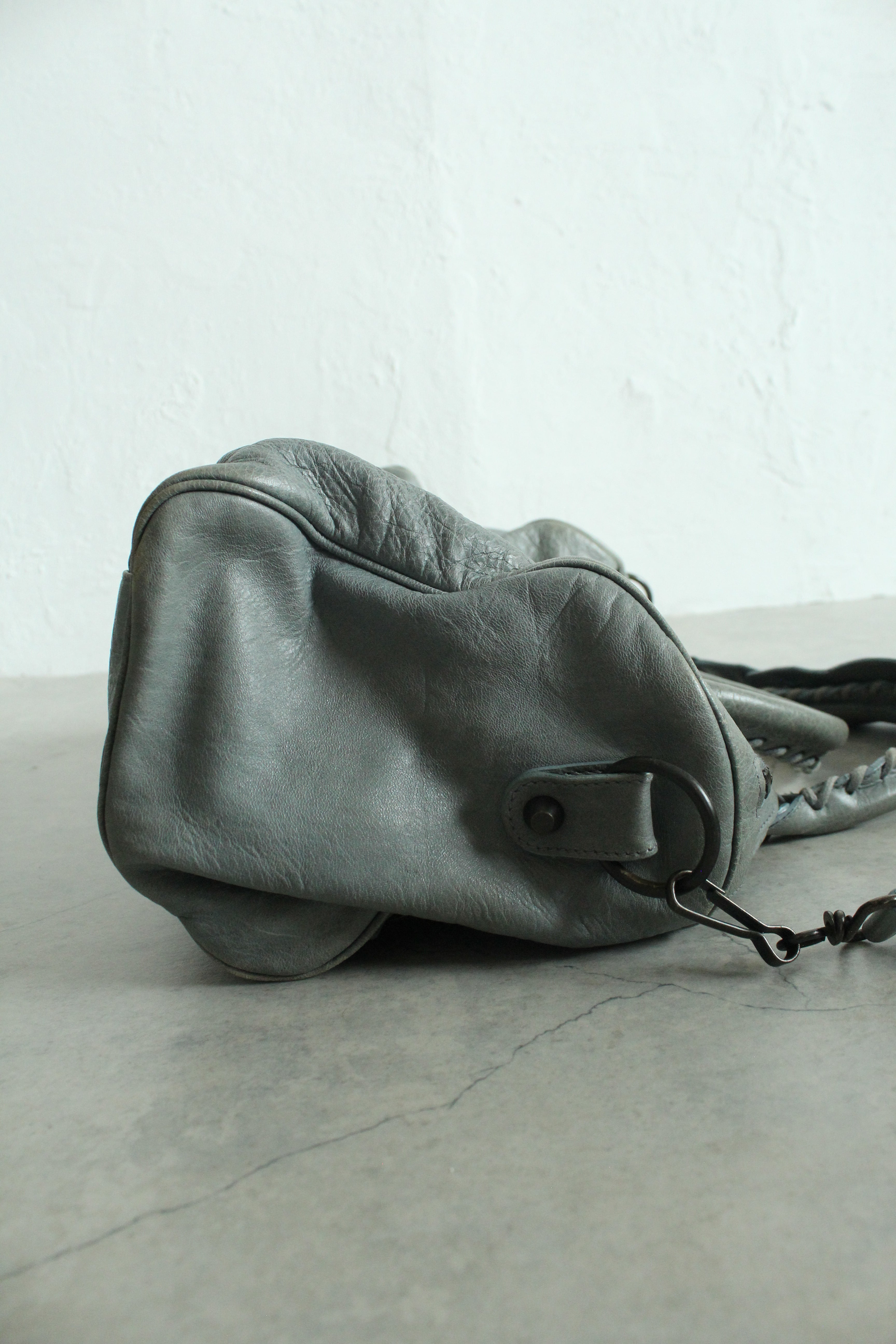 Motorcycle Twiggy in classic hardware in blue-grey