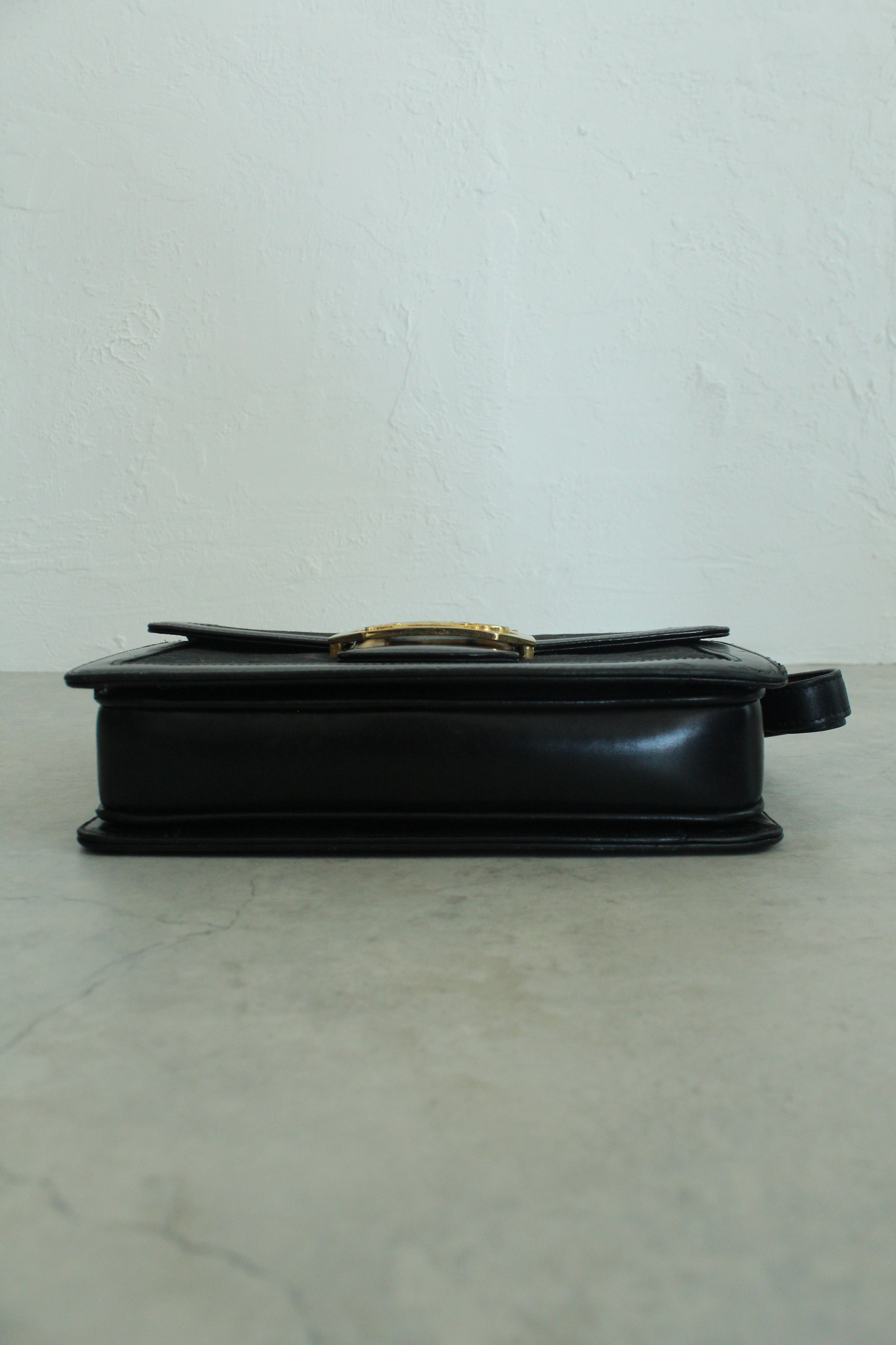 Paris Sulky Shoulder bag with Horse Carriage Clasp