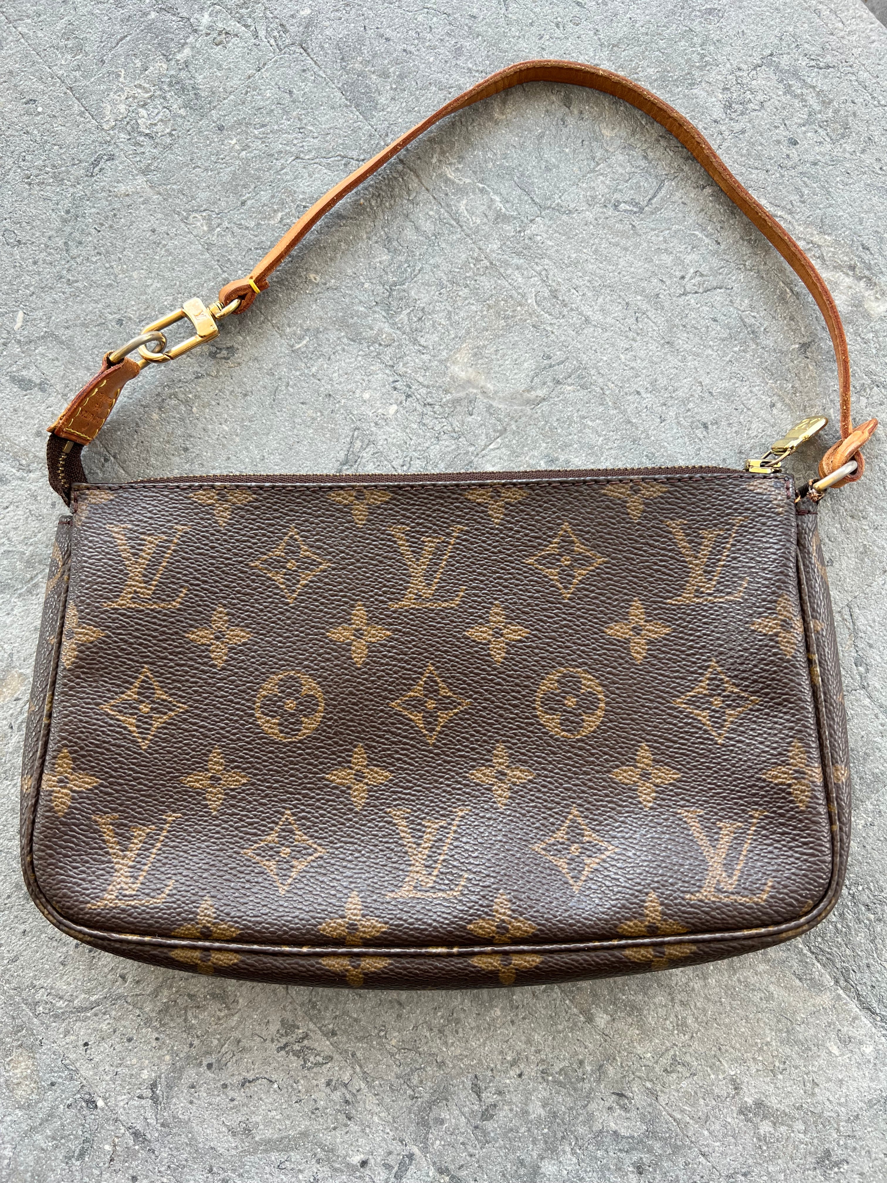 Monogram Pochette Accessoires SL1000