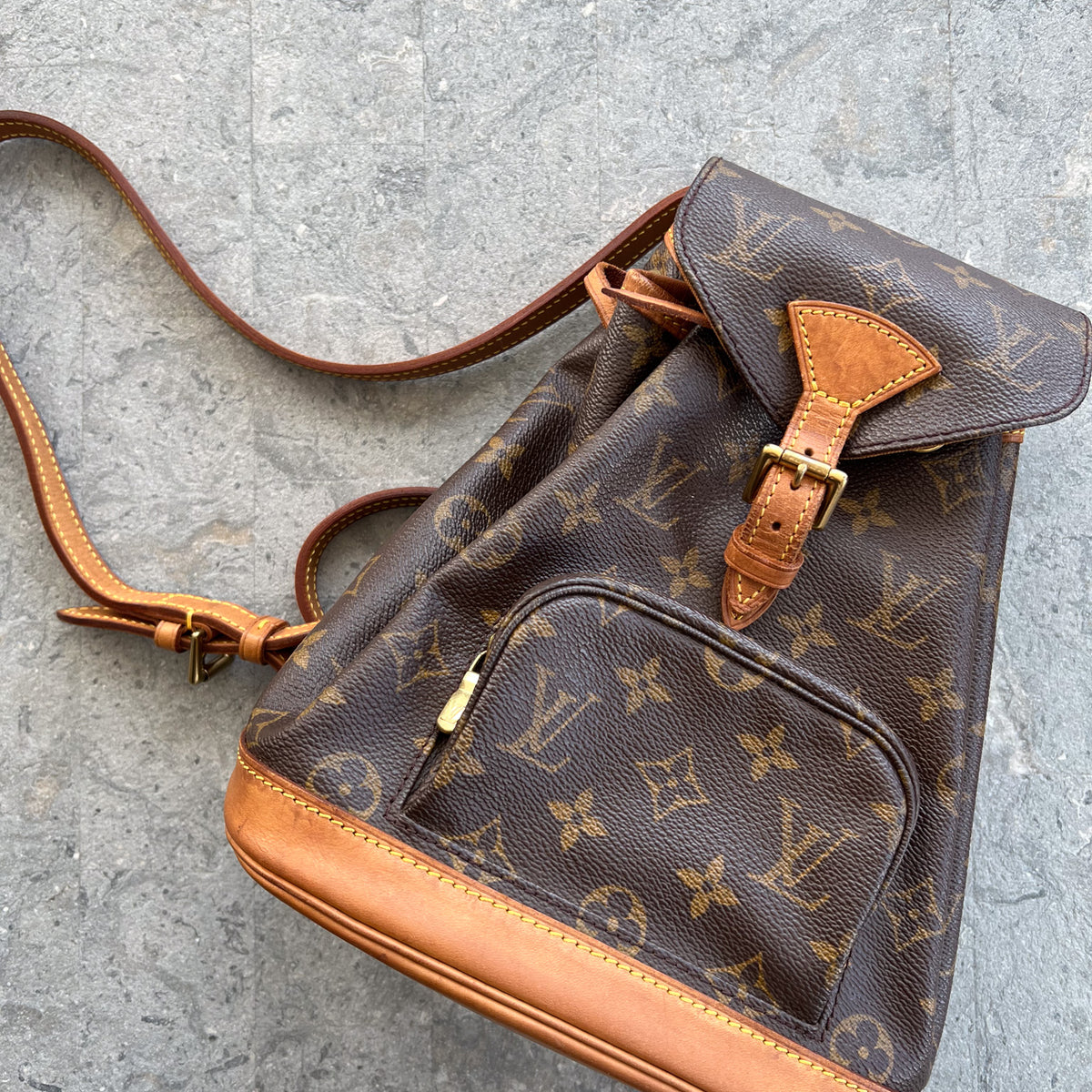 louis vuitton backpack 1980 Authentic Vintage Louis Vuitton Mini Montsouris PM Backpack SP0957