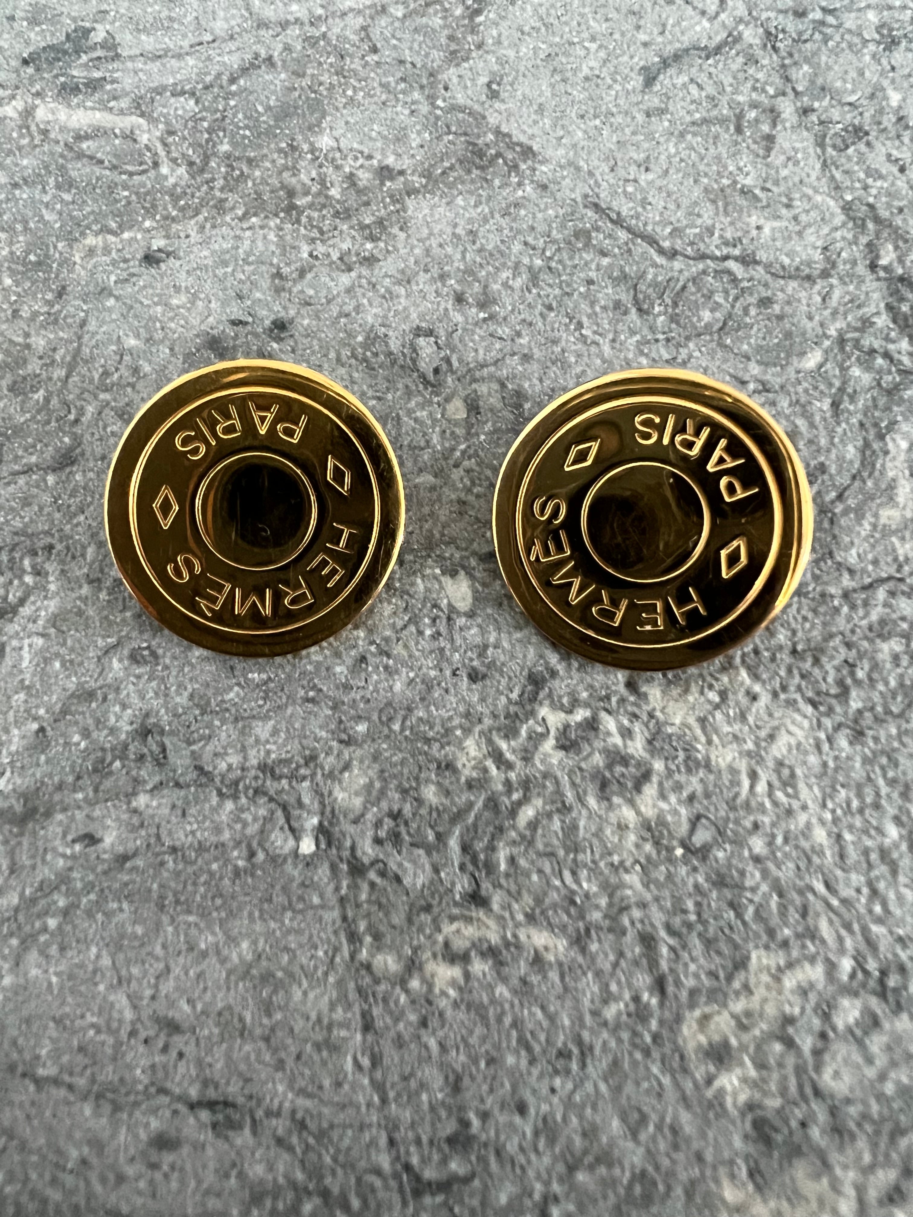 Seria Round Clip on Earrings in Gold plate