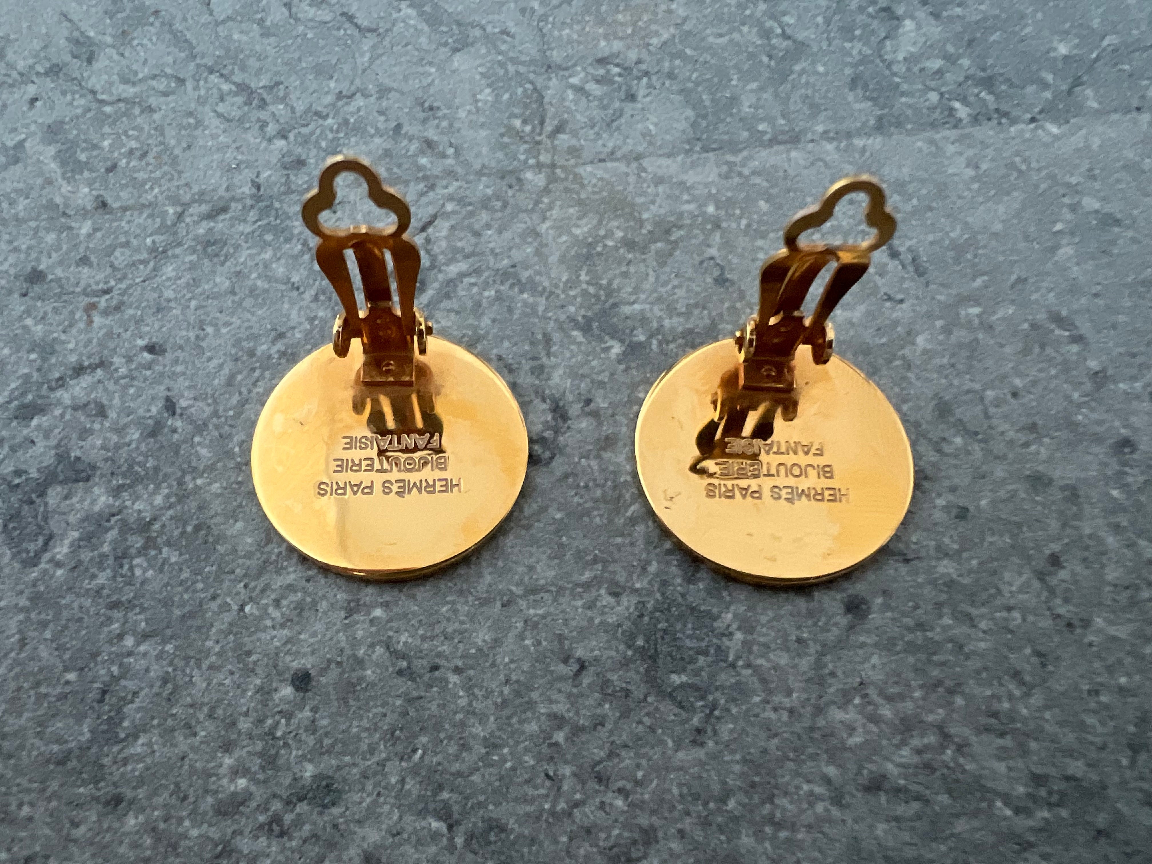 Seria Round Clip on Earrings in Gold plate