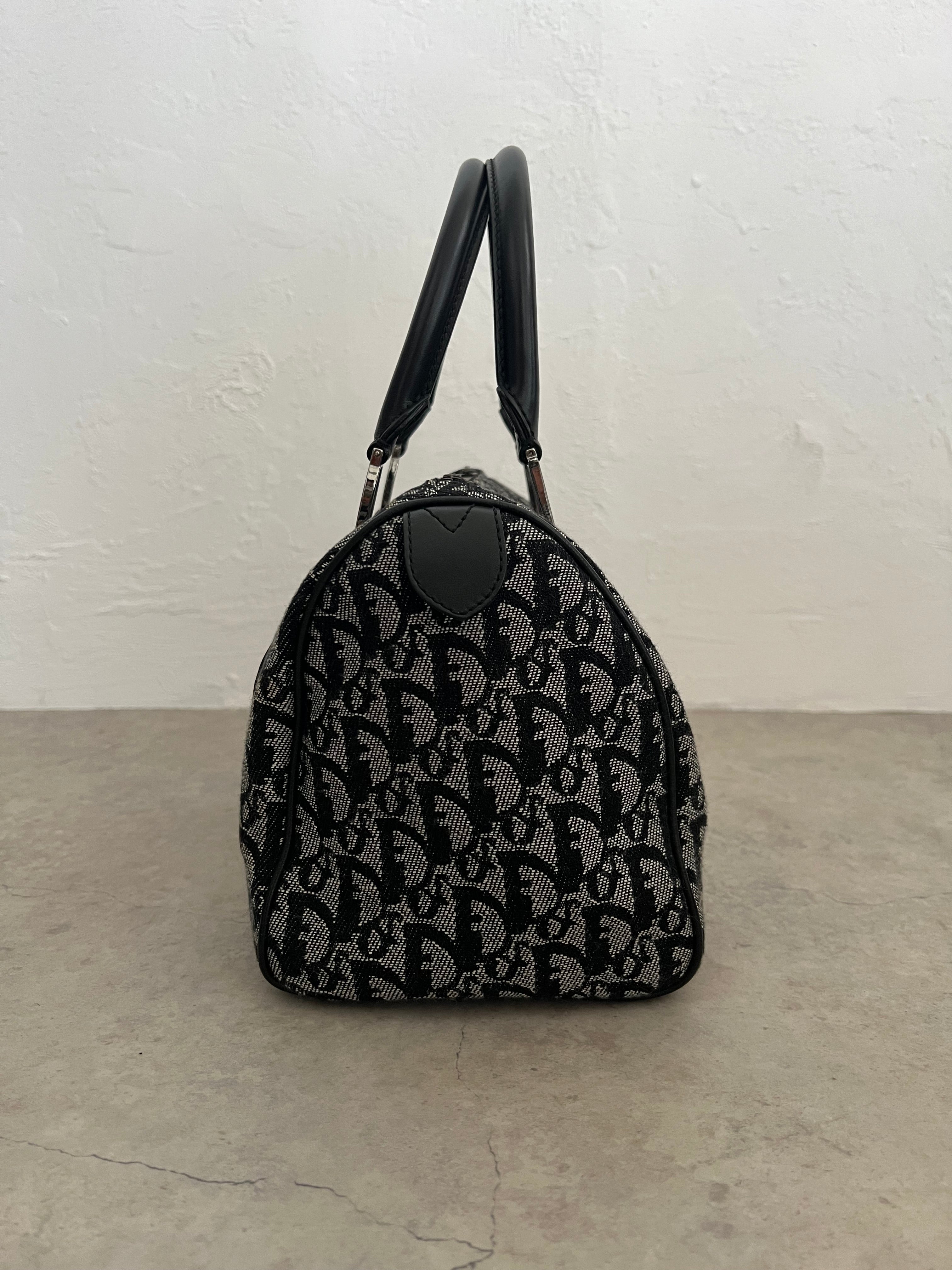 Oblique Trotter Boston Bag — Navy