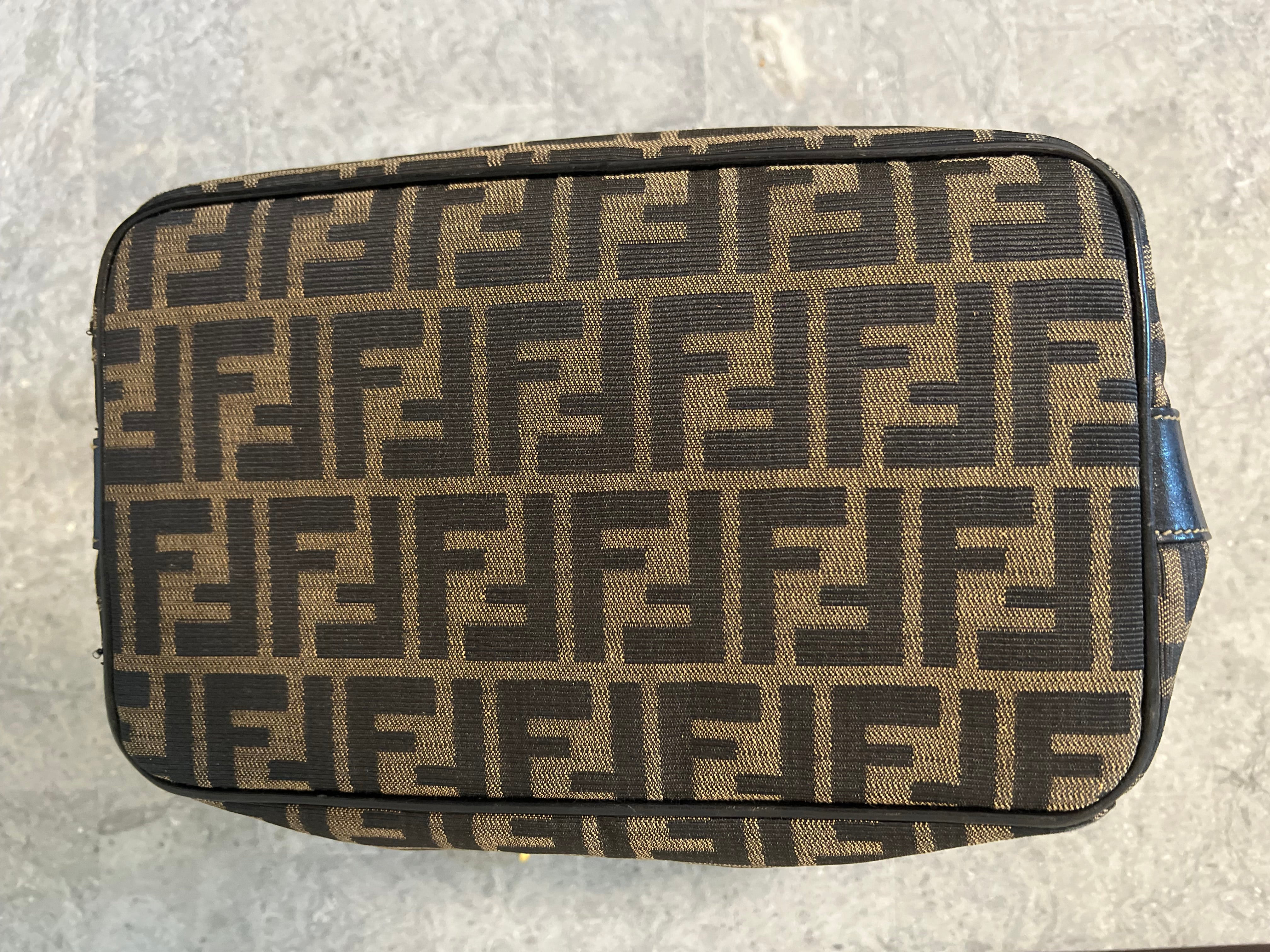 Zucca Vanity Accessory Pouch Bag with a lock