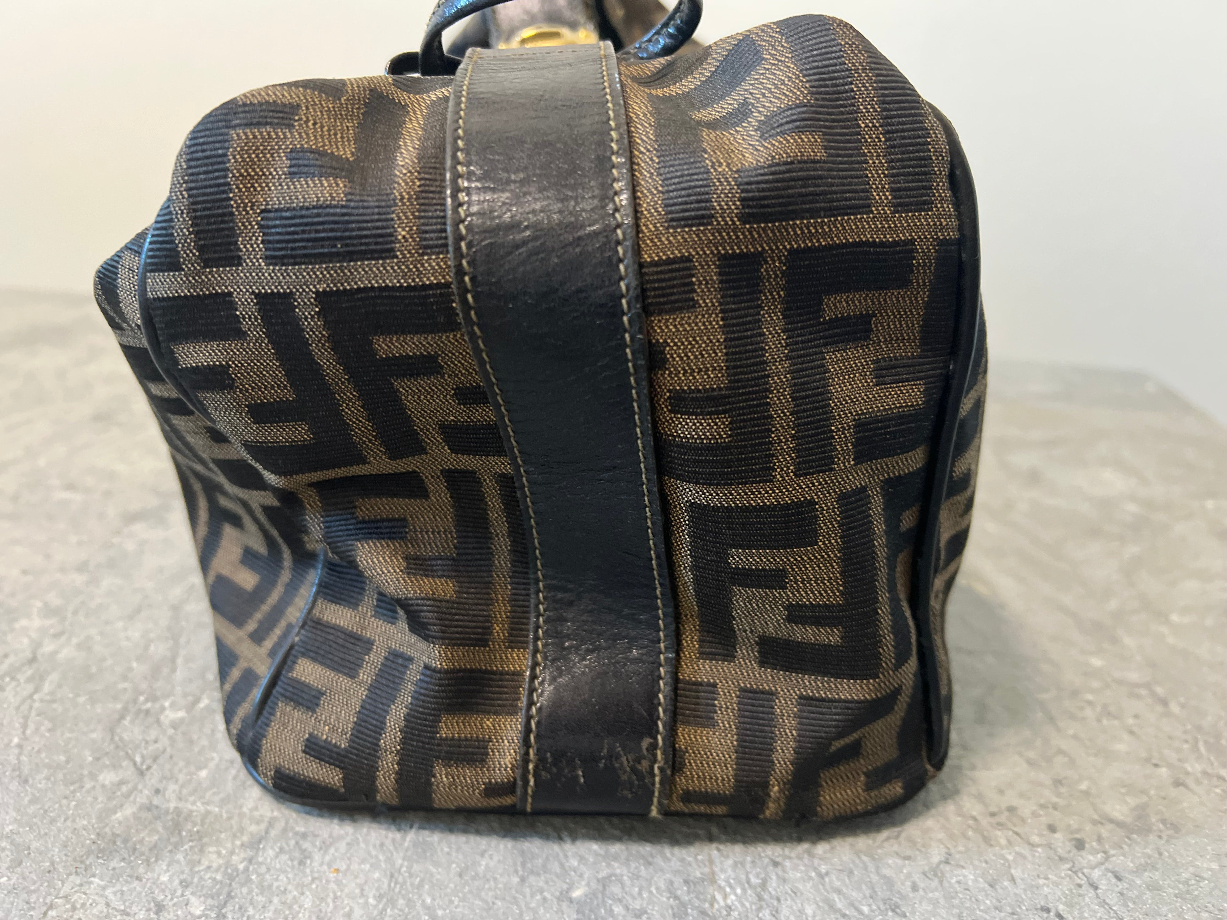 Zucca Vanity Accessory Pouch Bag with a lock