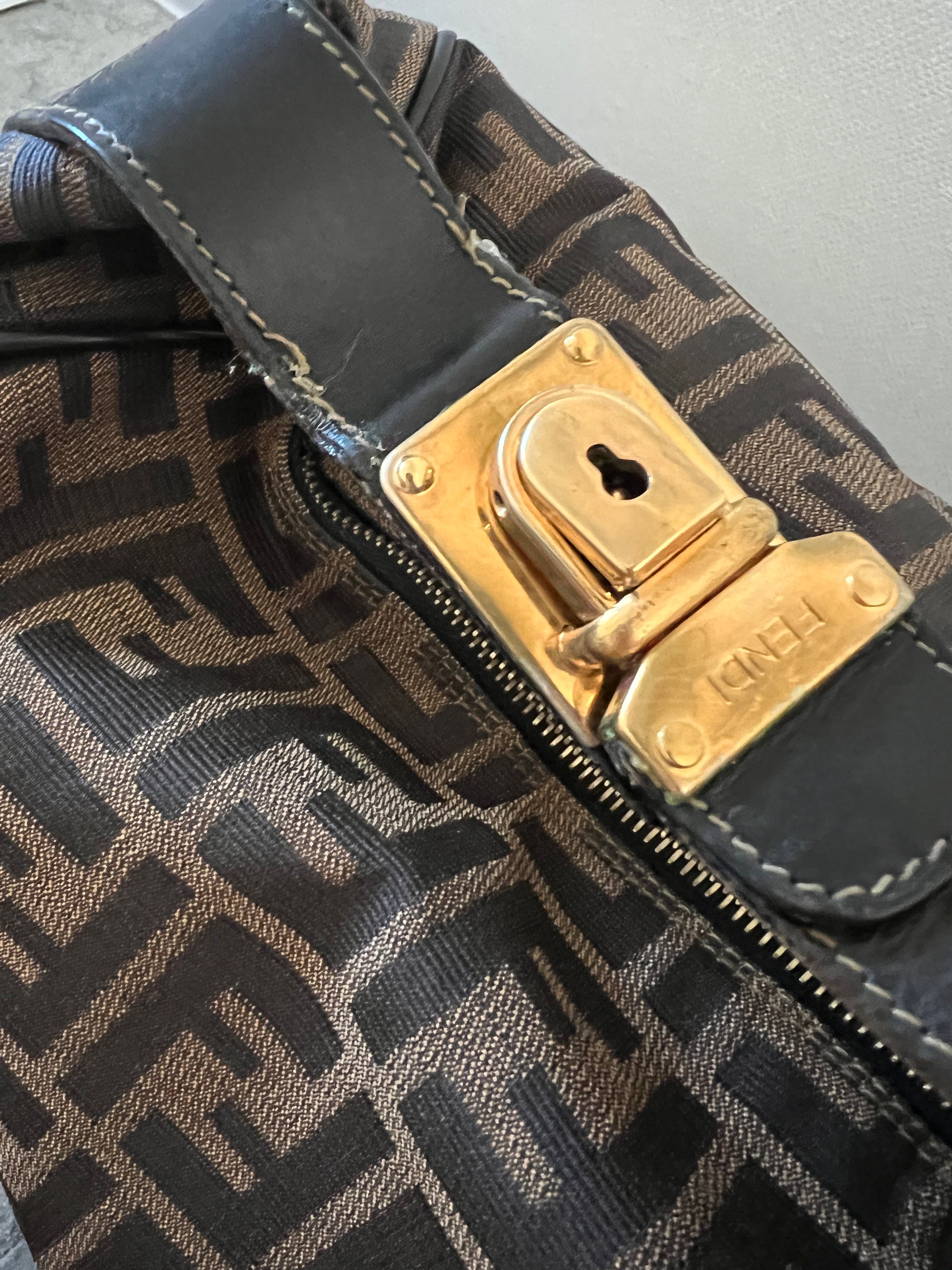 Zucca Vanity Accessory Pouch Bag with a lock