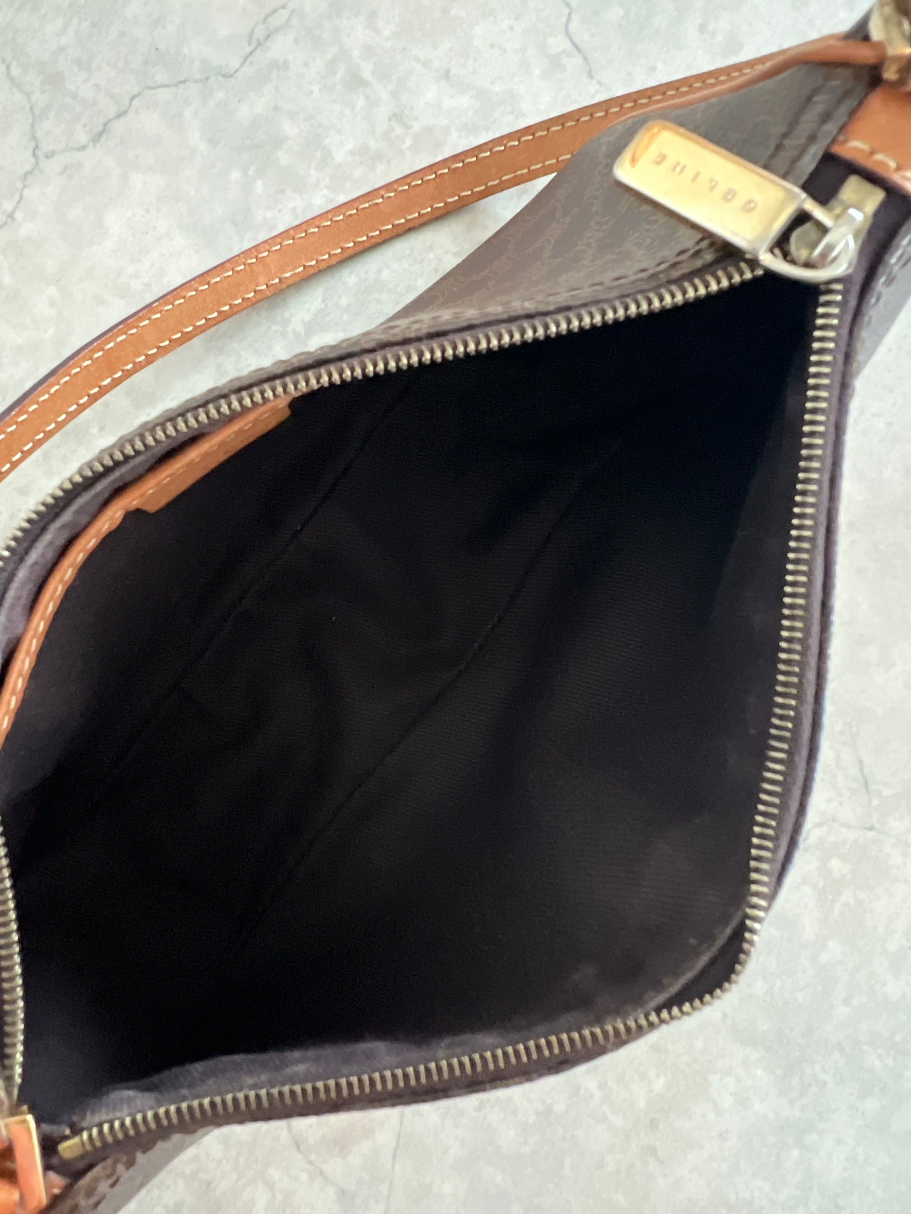 Macadam accessory pouch