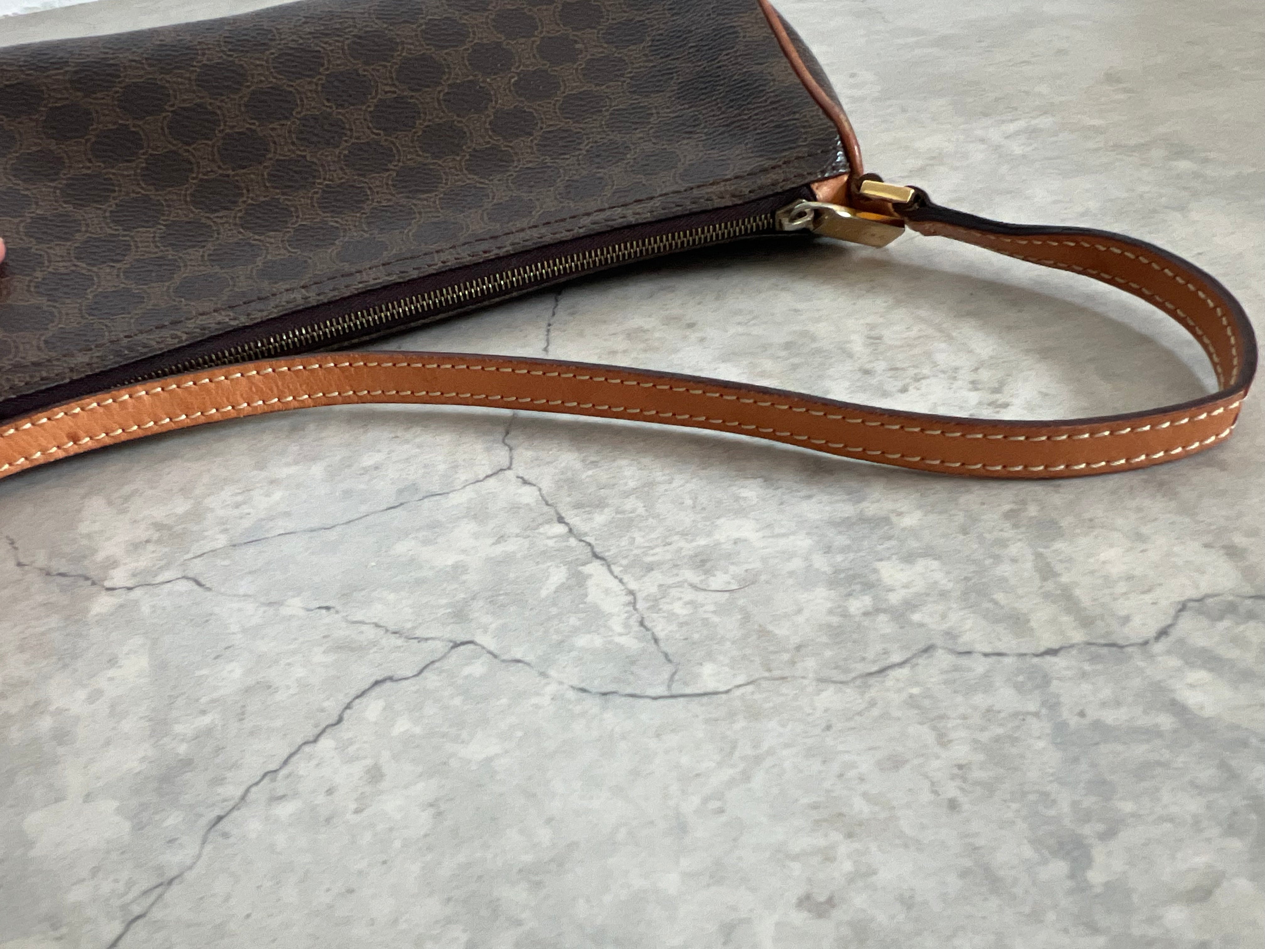 Macadam accessory pouch