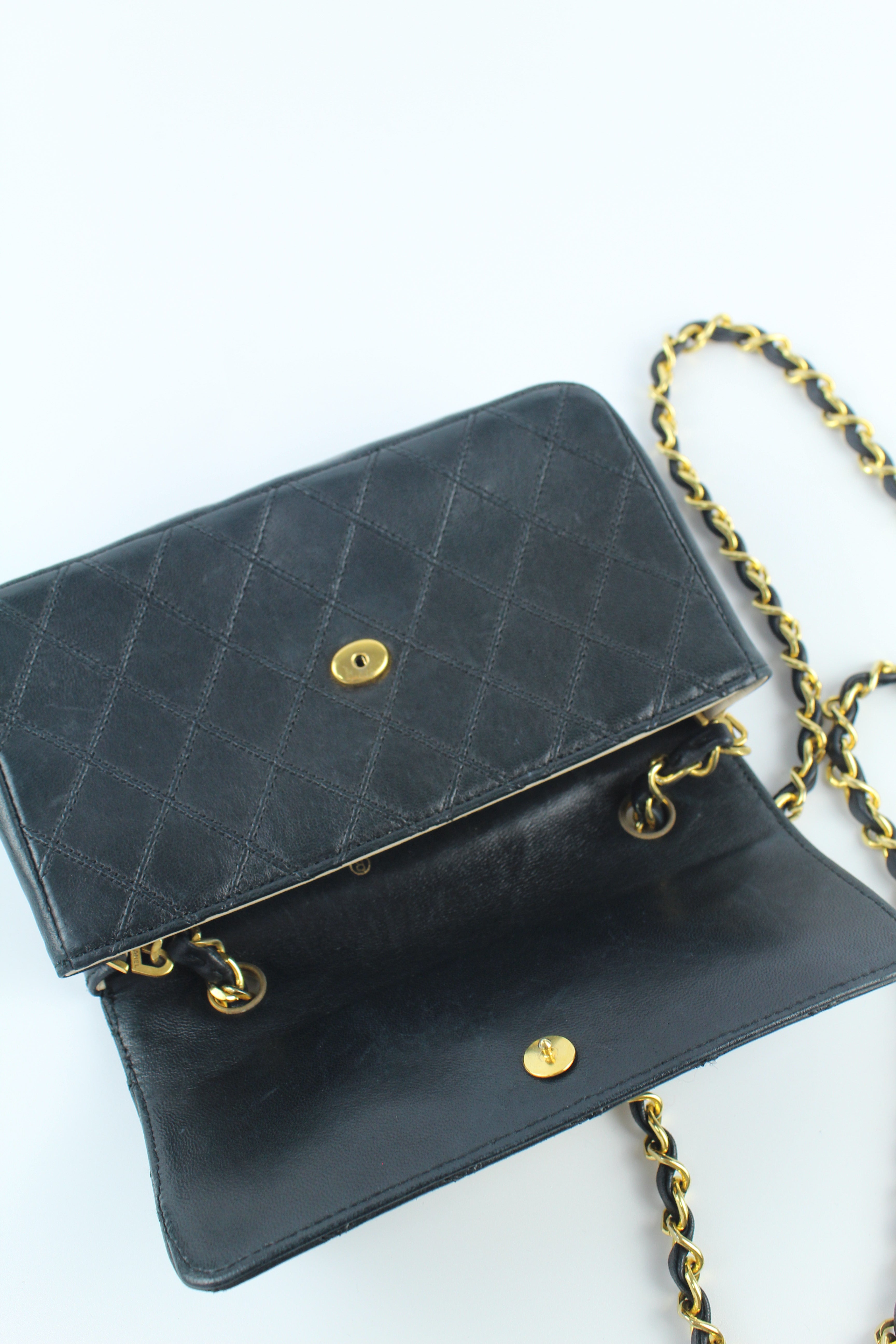 Petit Bicolore chain bag with oversized coco logo