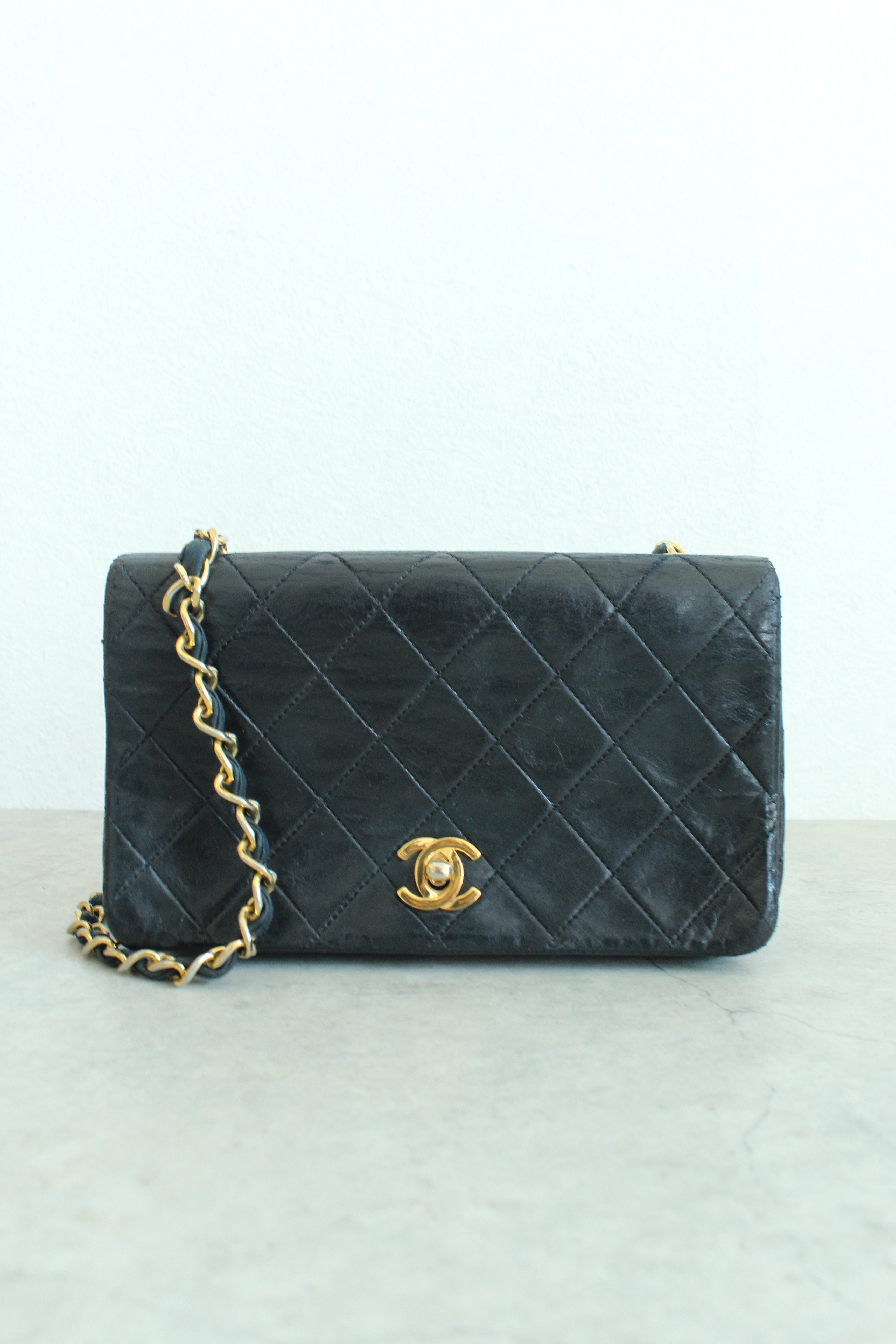 1989-1991 Lambskin full flap twist lock 19cm